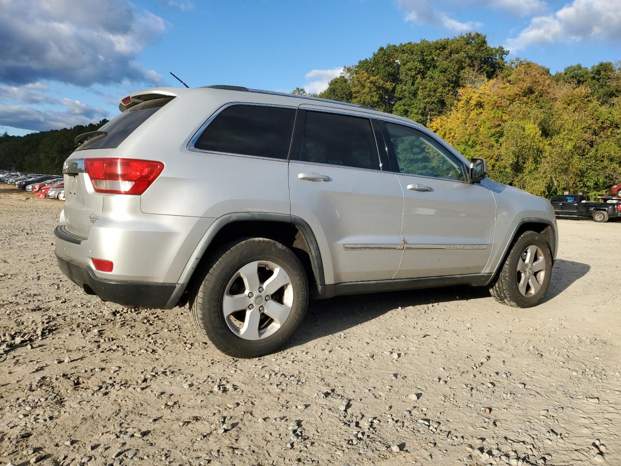 Photo 2 VIN: 1J4RR4GG5BC538132 - JEEP GRAND CHEROKEE 