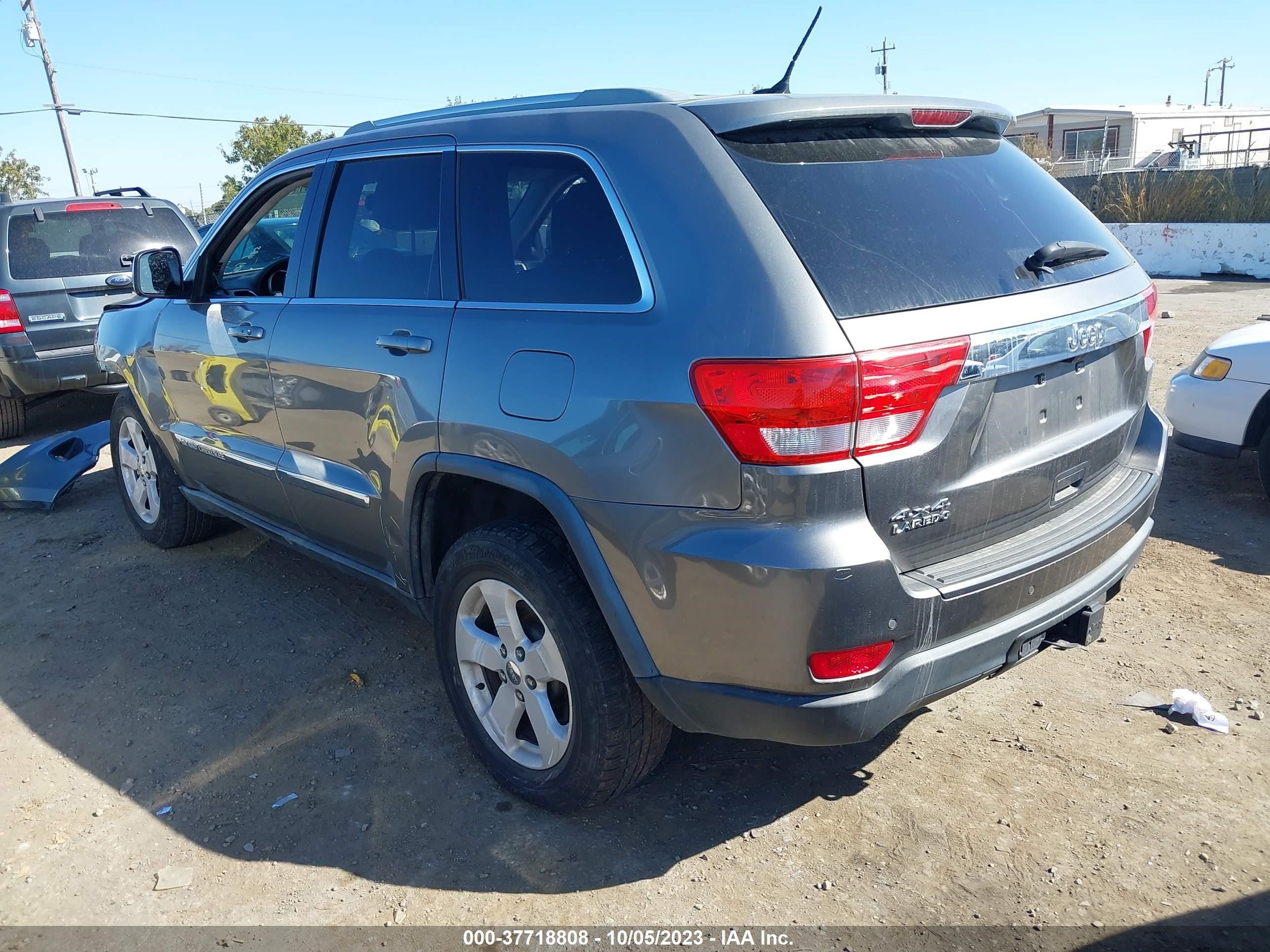 Photo 2 VIN: 1J4RR4GG5BC610298 - JEEP GRAND CHEROKEE 