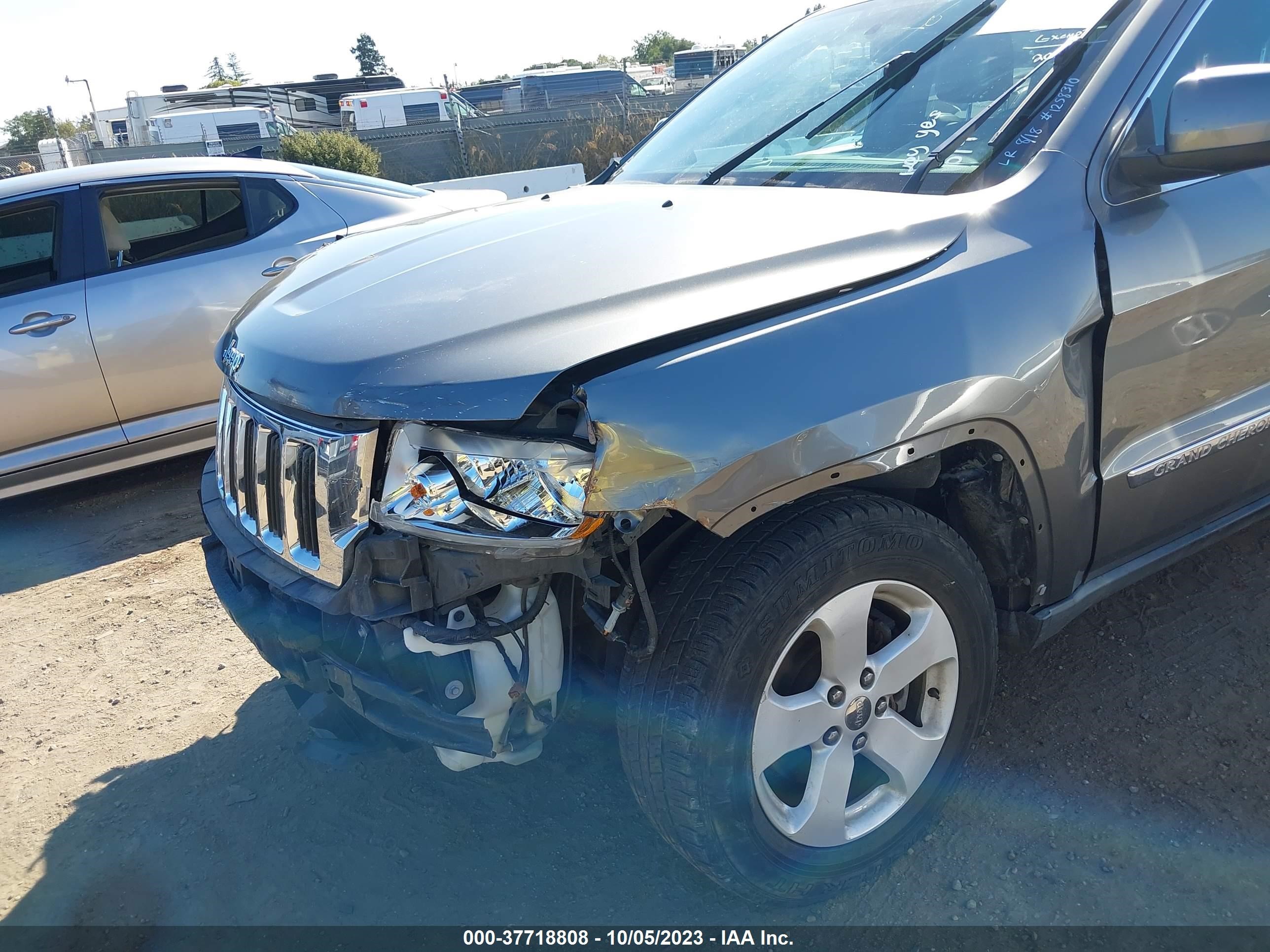 Photo 5 VIN: 1J4RR4GG5BC610298 - JEEP GRAND CHEROKEE 