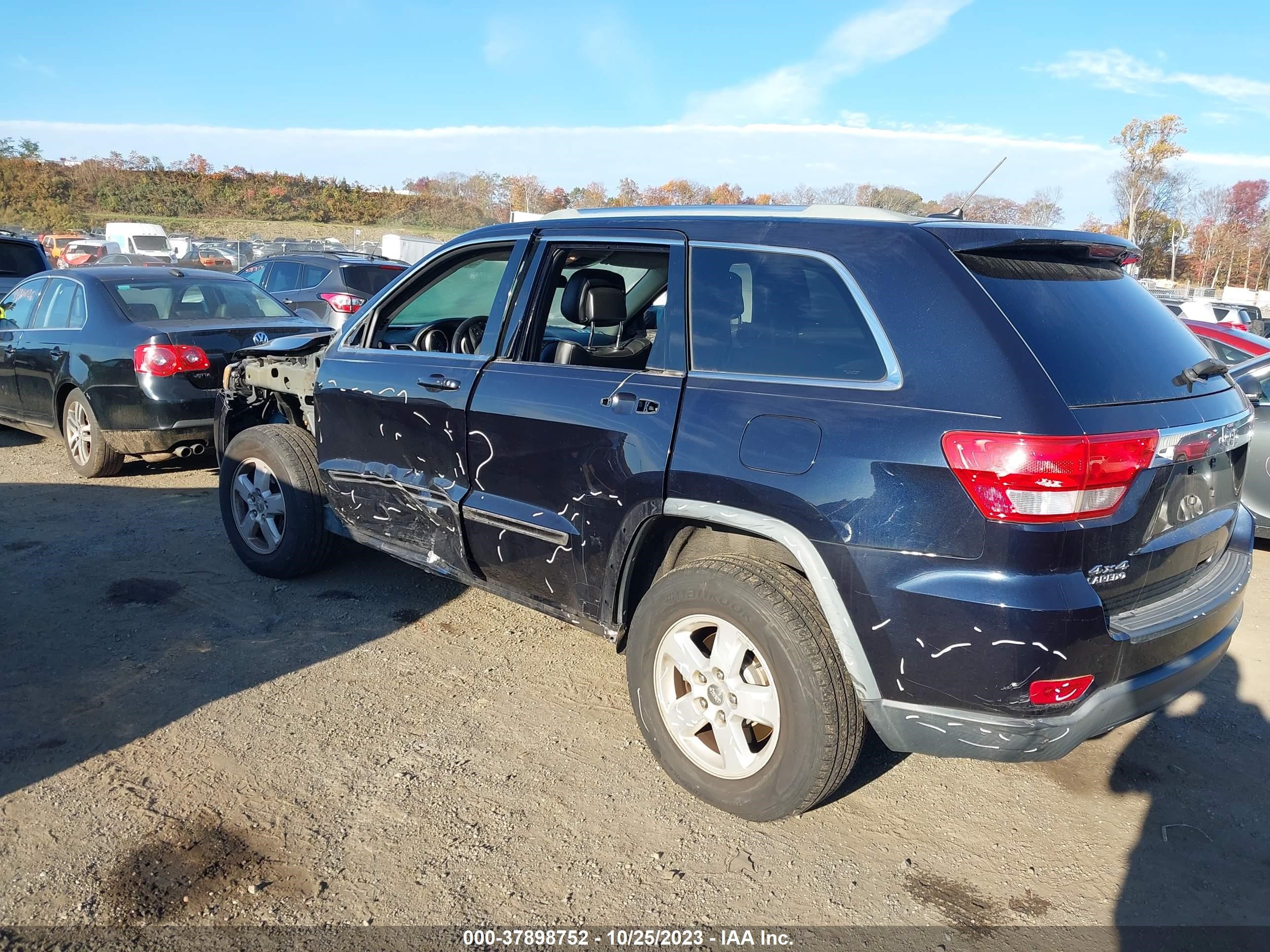 Photo 2 VIN: 1J4RR4GG5BC669173 - JEEP GRAND CHEROKEE 