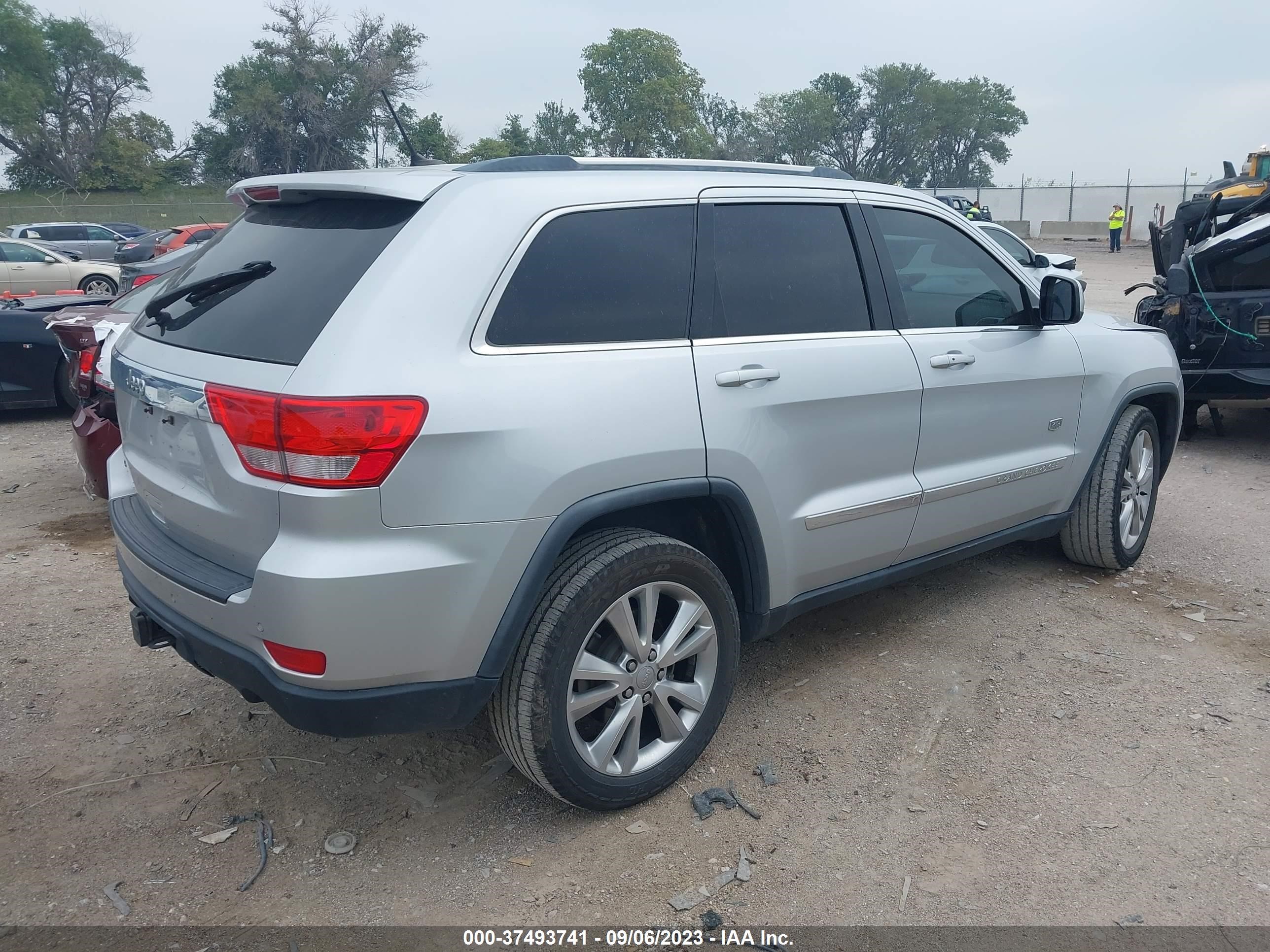 Photo 3 VIN: 1J4RR4GG9BC666440 - JEEP GRAND CHEROKEE 