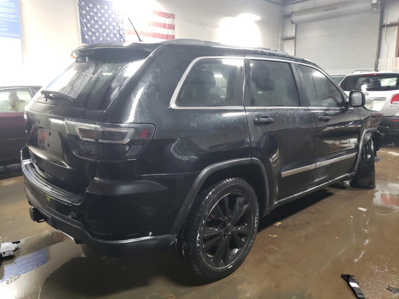 Photo 2 VIN: 1J4RR4GGXBC625590 - JEEP GRAND CHEROKEE 