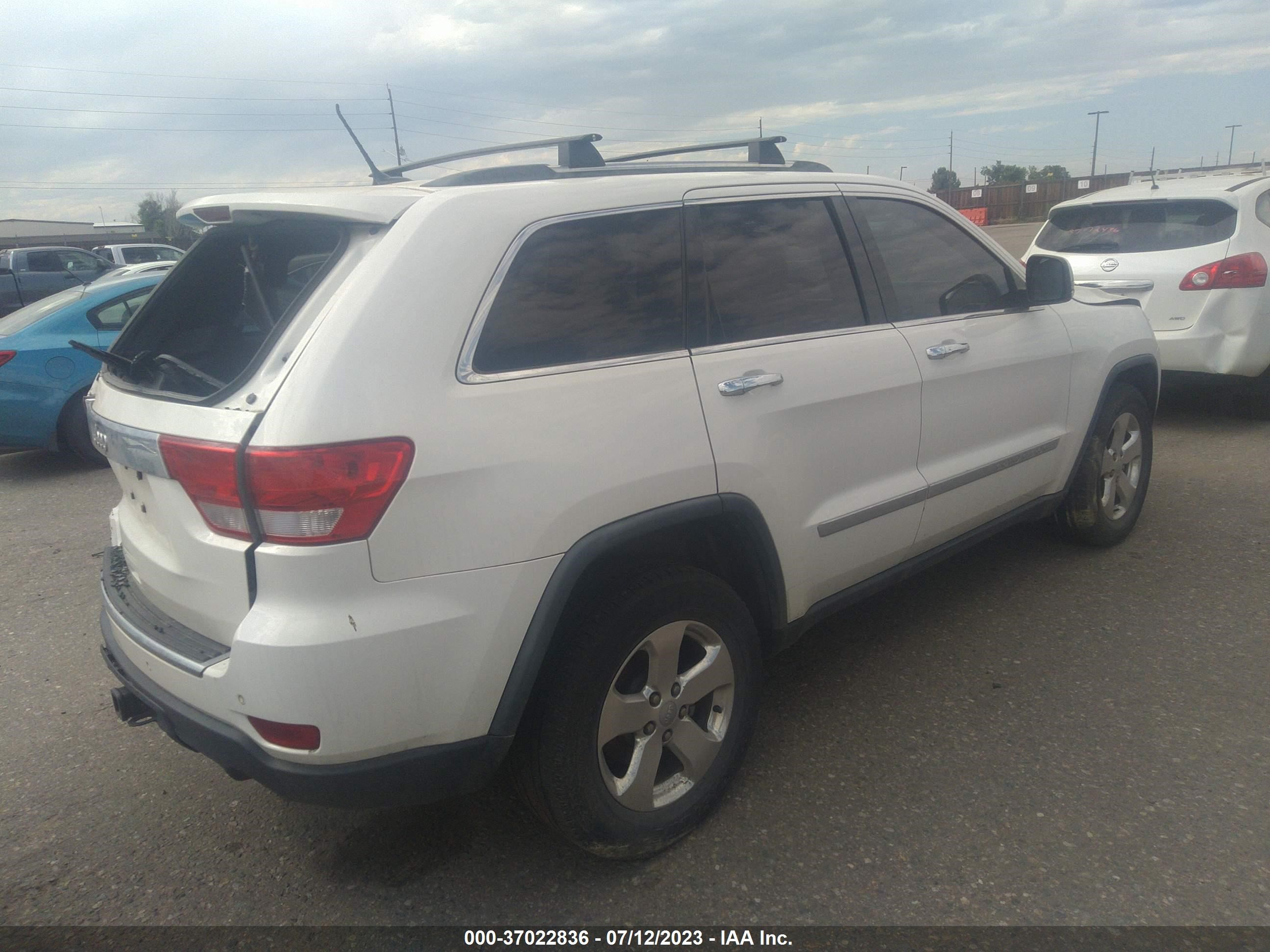 Photo 3 VIN: 1J4RR5GG6BC612163 - JEEP GRAND CHEROKEE 