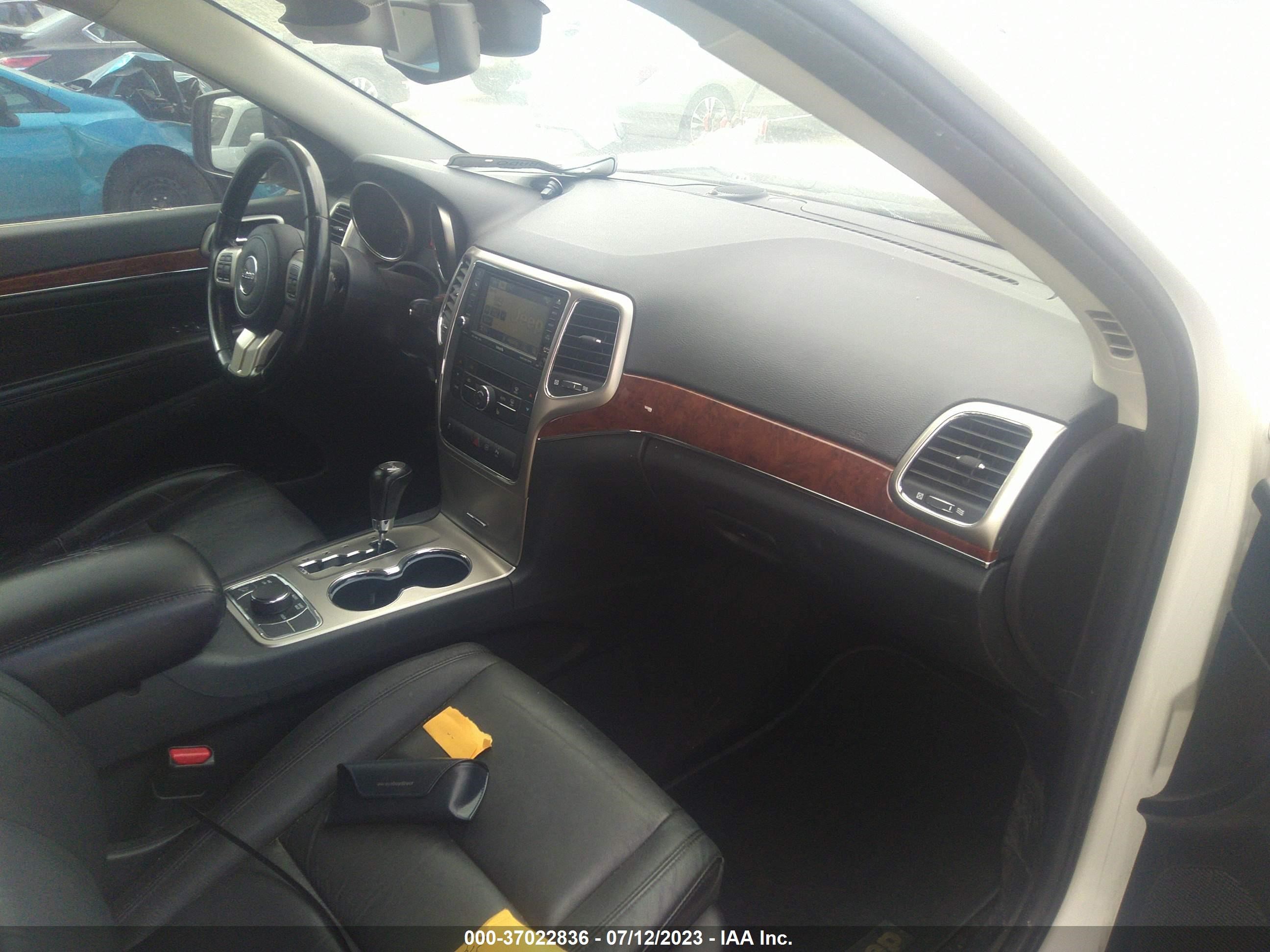 Photo 4 VIN: 1J4RR5GG6BC612163 - JEEP GRAND CHEROKEE 