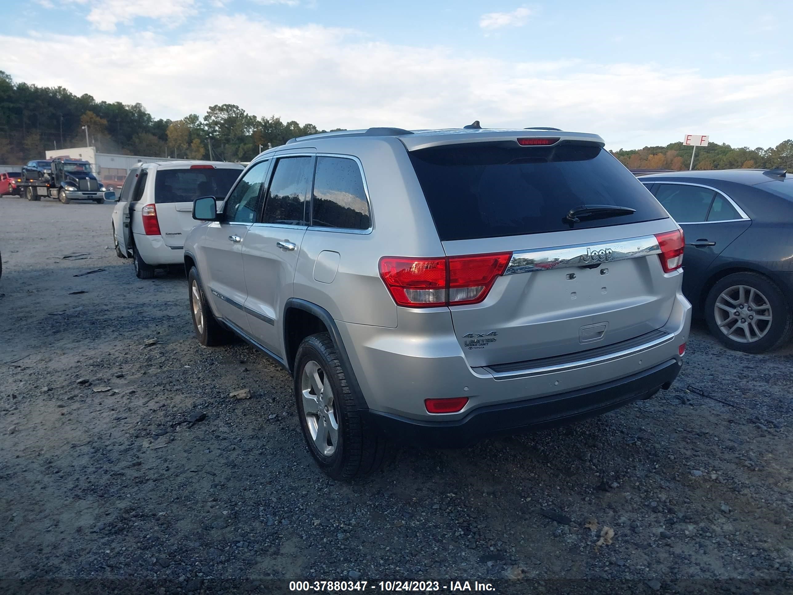 Photo 2 VIN: 1J4RR5GGXBC660975 - JEEP GRAND CHEROKEE 