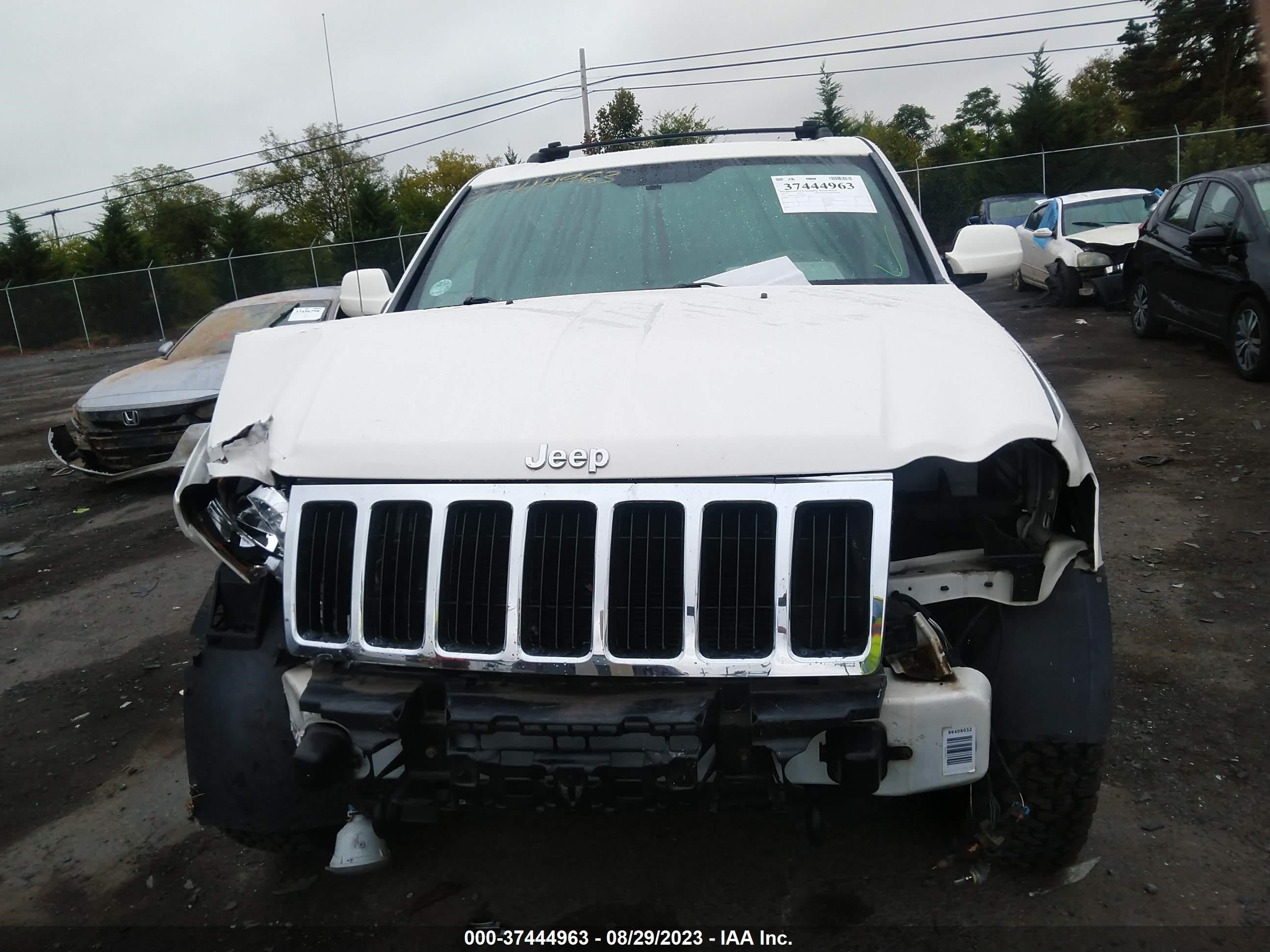 Photo 11 VIN: 1J4RR5GT7AC109205 - JEEP GRAND CHEROKEE 