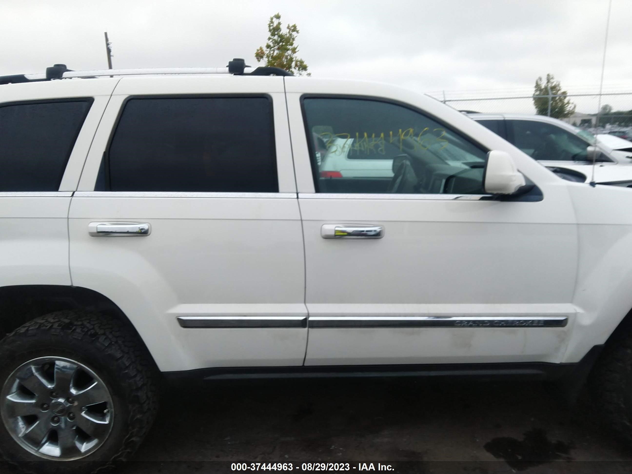 Photo 12 VIN: 1J4RR5GT7AC109205 - JEEP GRAND CHEROKEE 