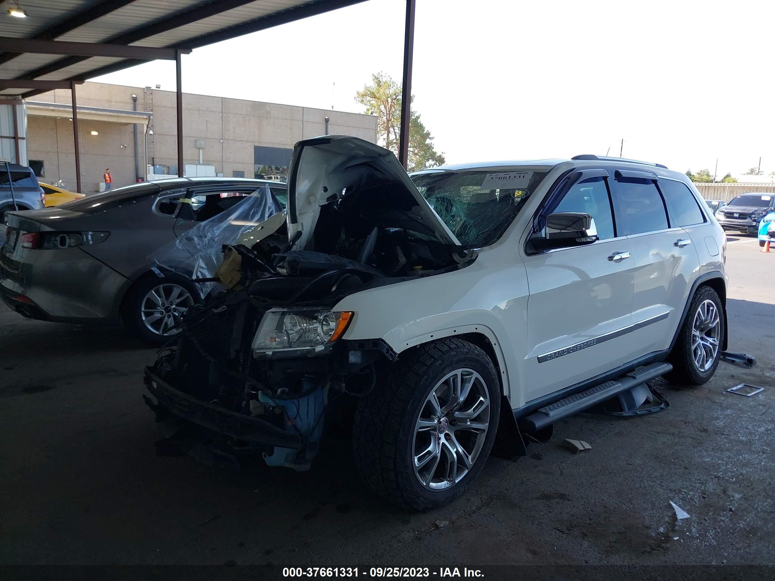 Photo 1 VIN: 1J4RR6GT2BC564809 - JEEP GRAND CHEROKEE 