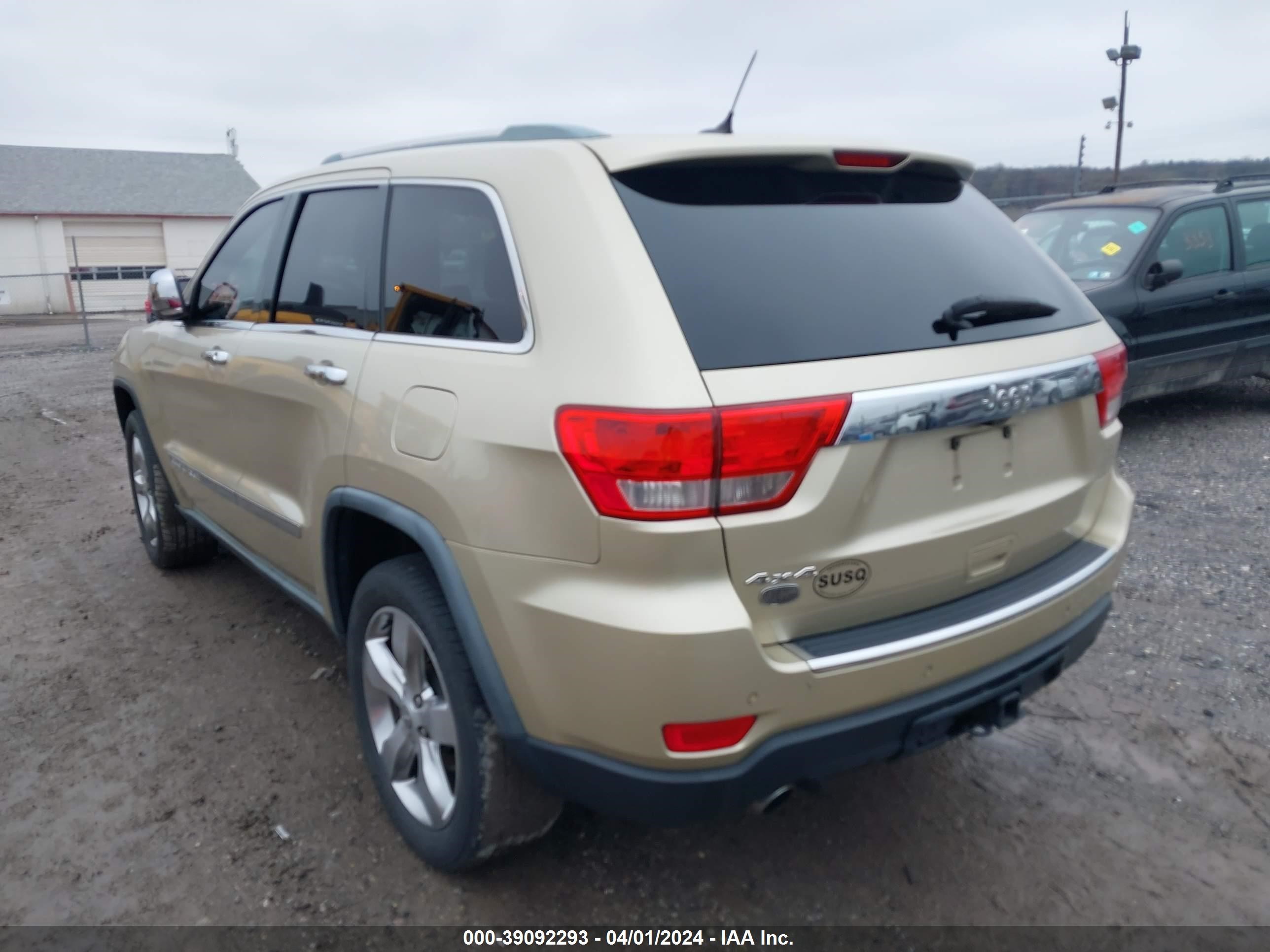 Photo 2 VIN: 1J4RR6GT5BC603988 - JEEP GRAND CHEROKEE 