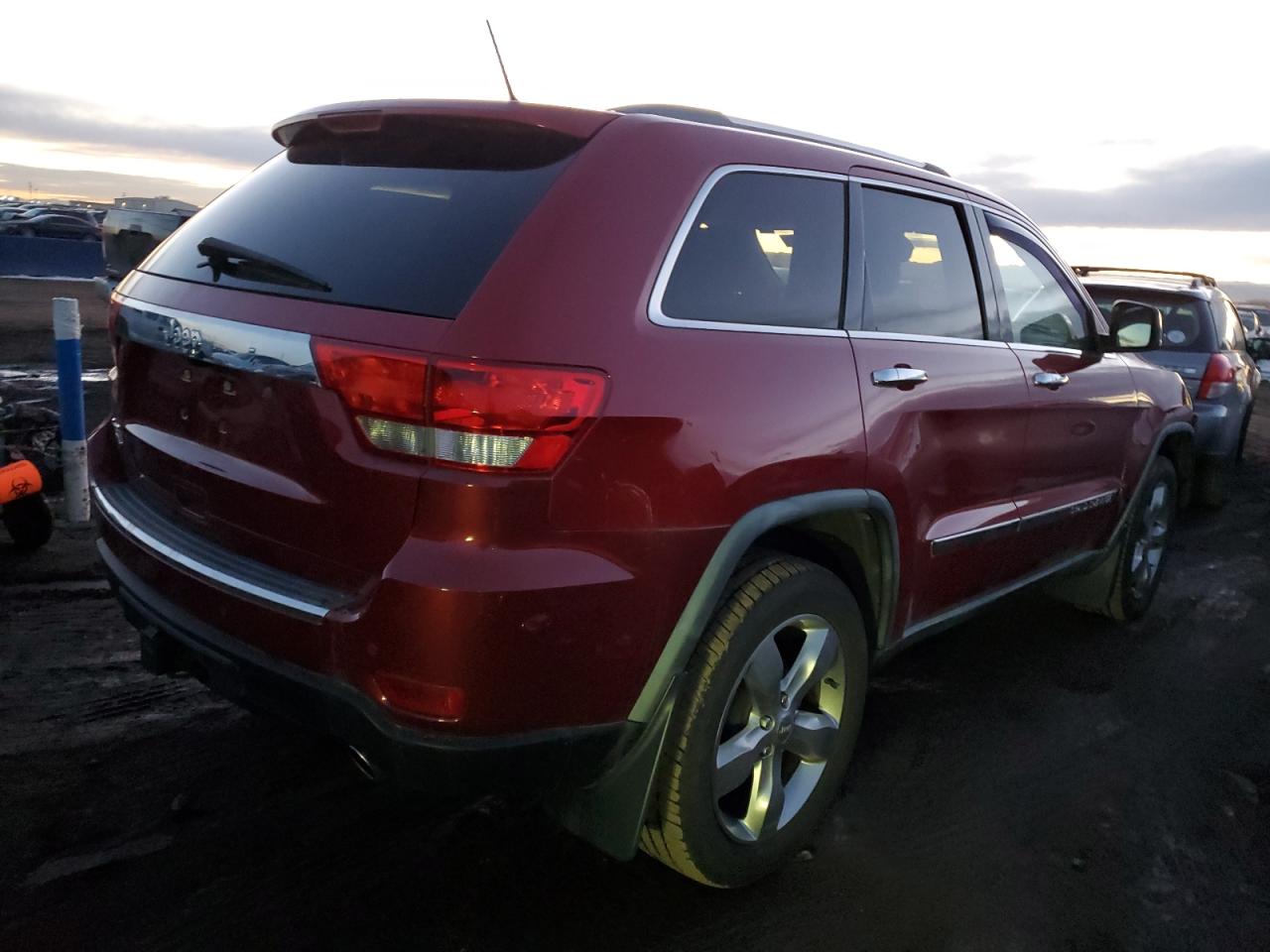 Photo 2 VIN: 1J4RR6GT6BC560455 - JEEP GRAND CHEROKEE 