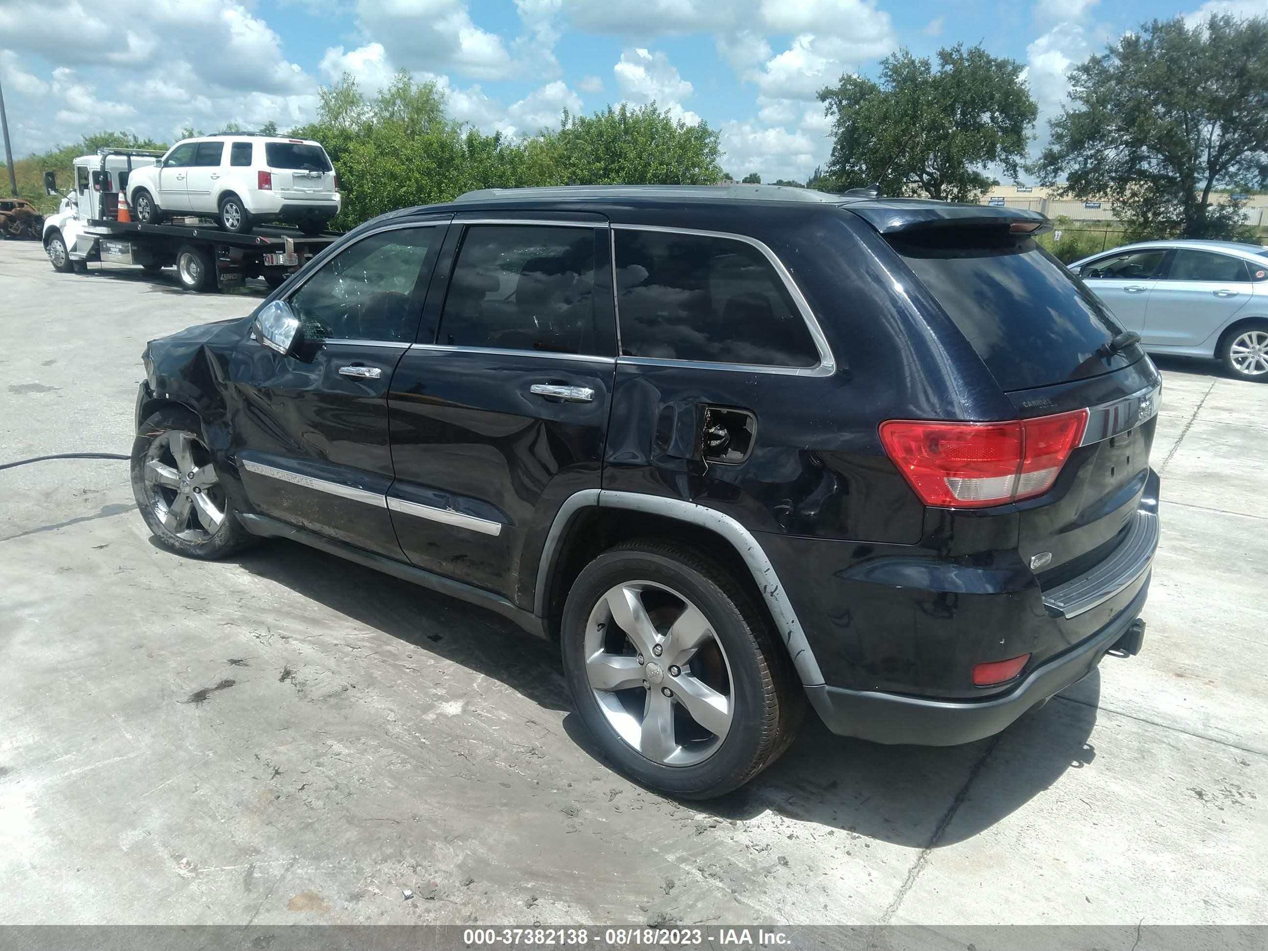 Photo 2 VIN: 1J4RS6GT5BC649843 - JEEP GRAND CHEROKEE 