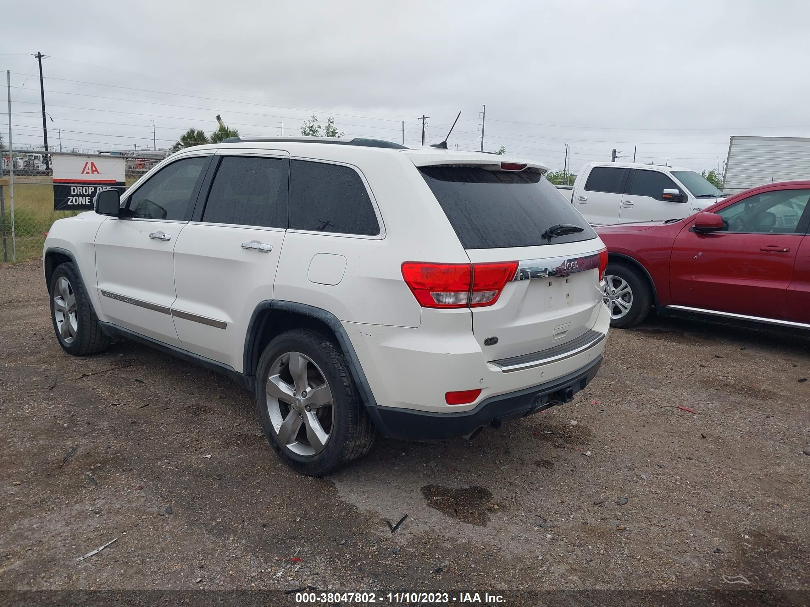 Photo 2 VIN: 1J4RS6GTXBC524112 - JEEP GRAND CHEROKEE 