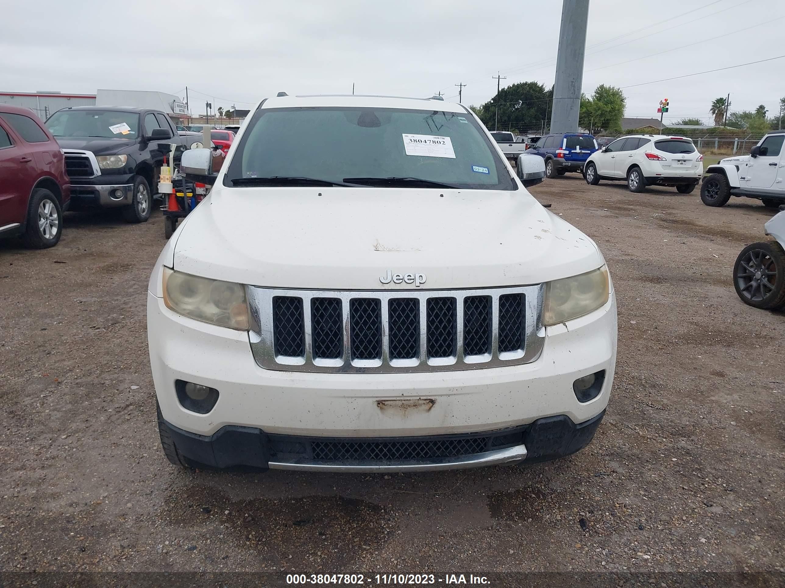 Photo 5 VIN: 1J4RS6GTXBC524112 - JEEP GRAND CHEROKEE 