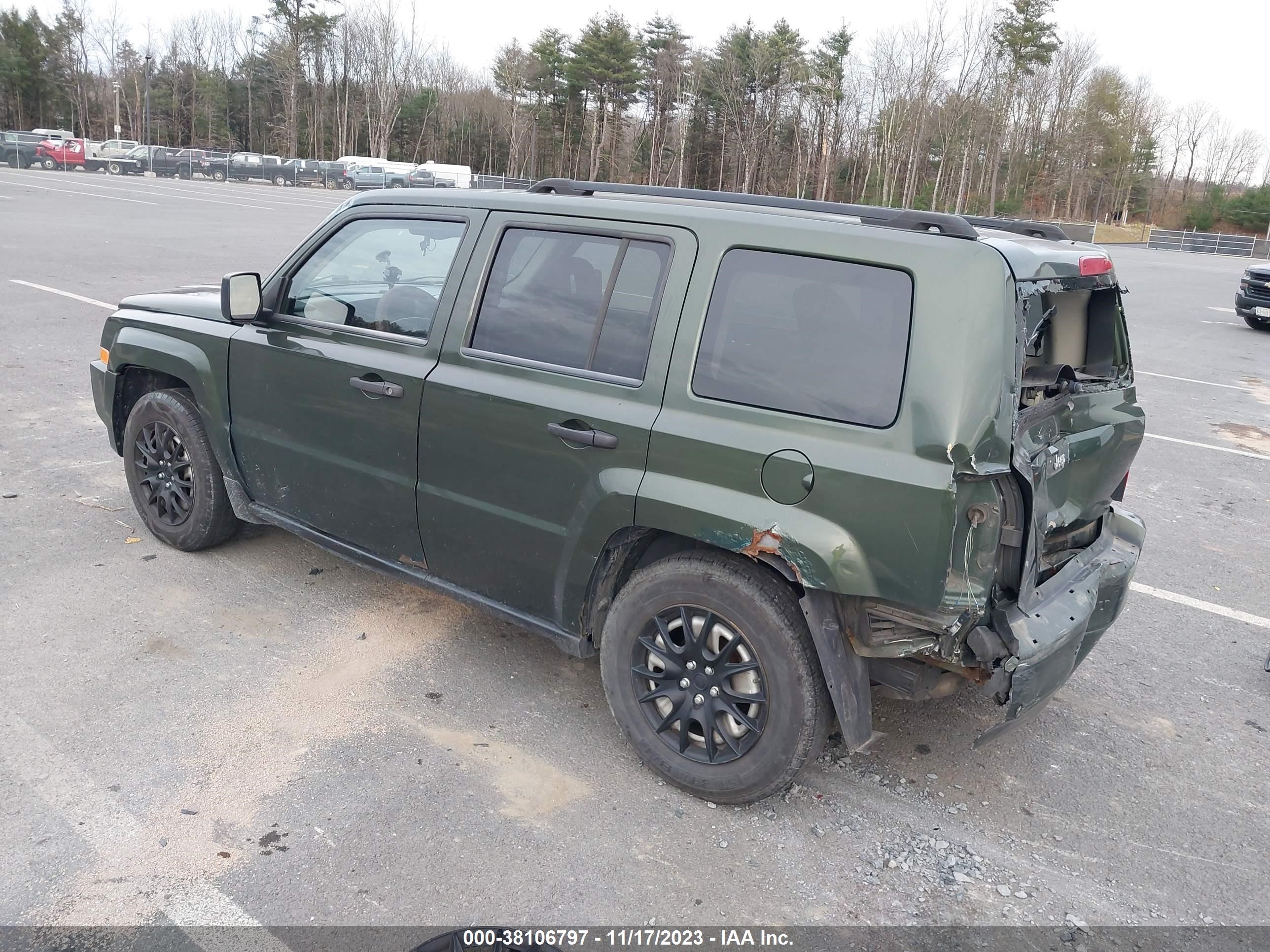 Photo 2 VIN: 1J8FF28W08D639683 - JEEP LIBERTY (PATRIOT) 