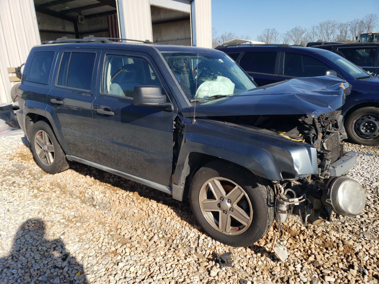 Photo 3 VIN: 1J8FF28W17D396450 - JEEP LIBERTY (PATRIOT) 