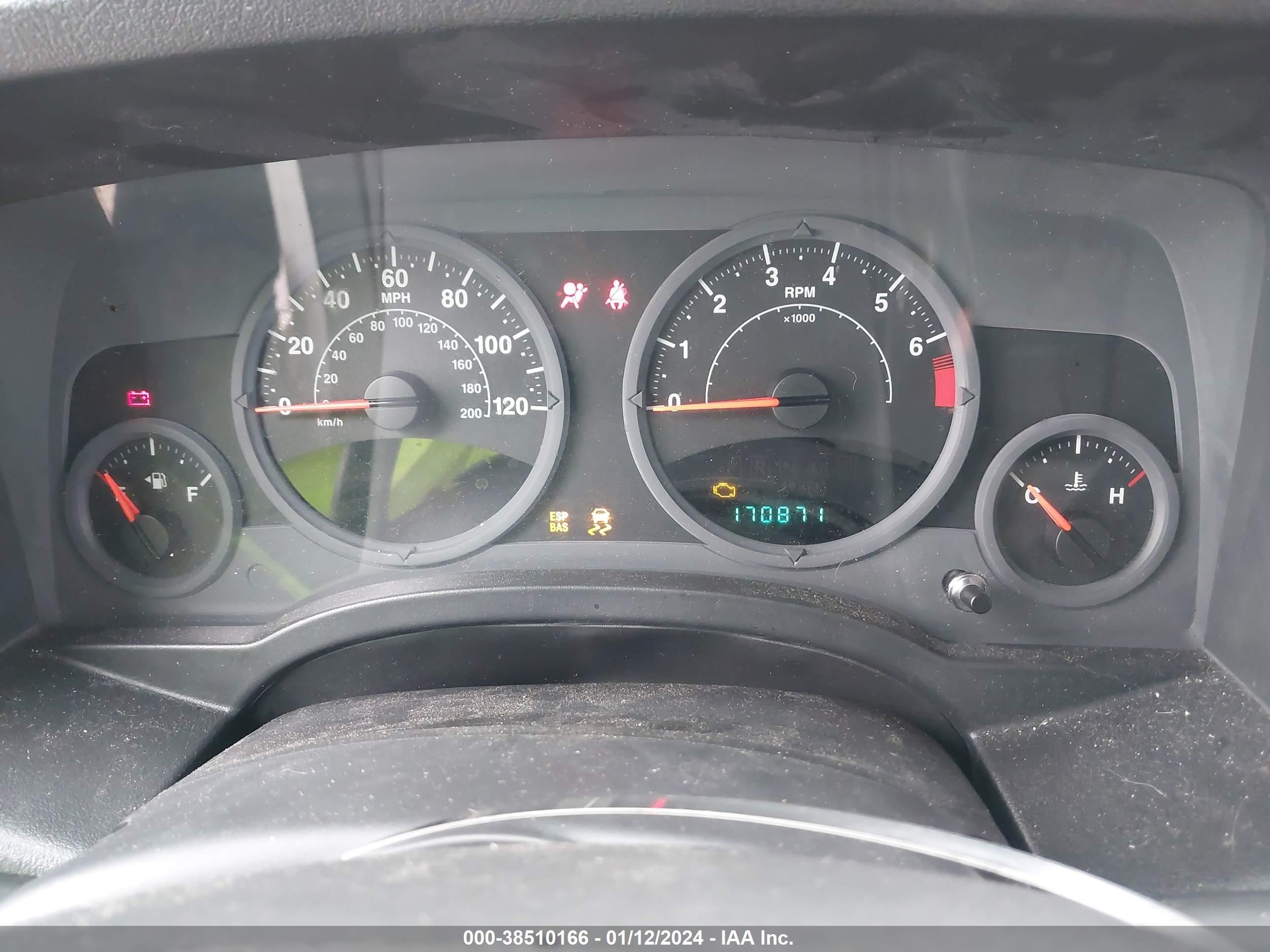 Photo 6 VIN: 1J8FF28W28D778388 - JEEP LIBERTY (PATRIOT) 