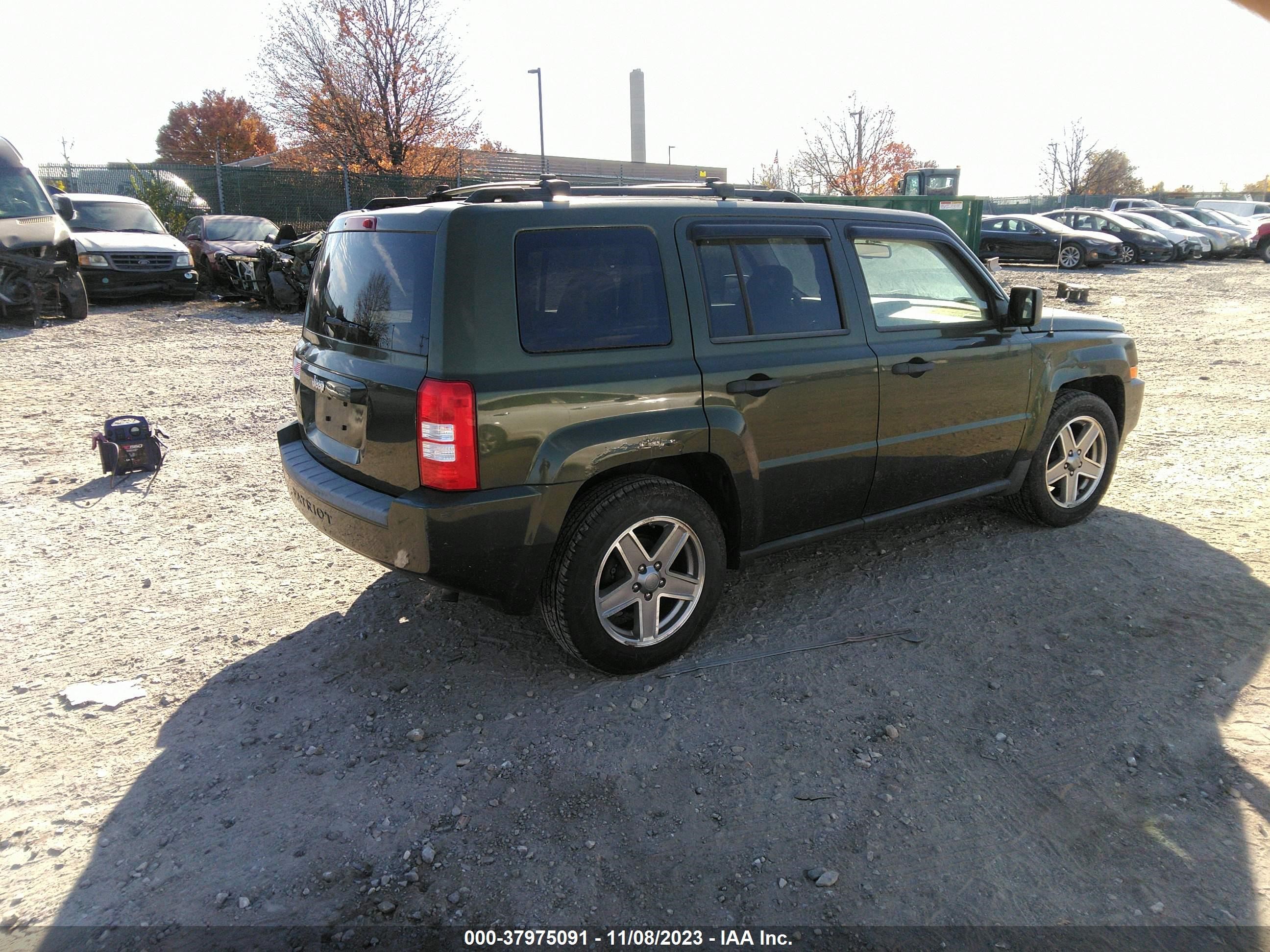 Photo 3 VIN: 1J8FF28W38D515617 - JEEP LIBERTY (PATRIOT) 