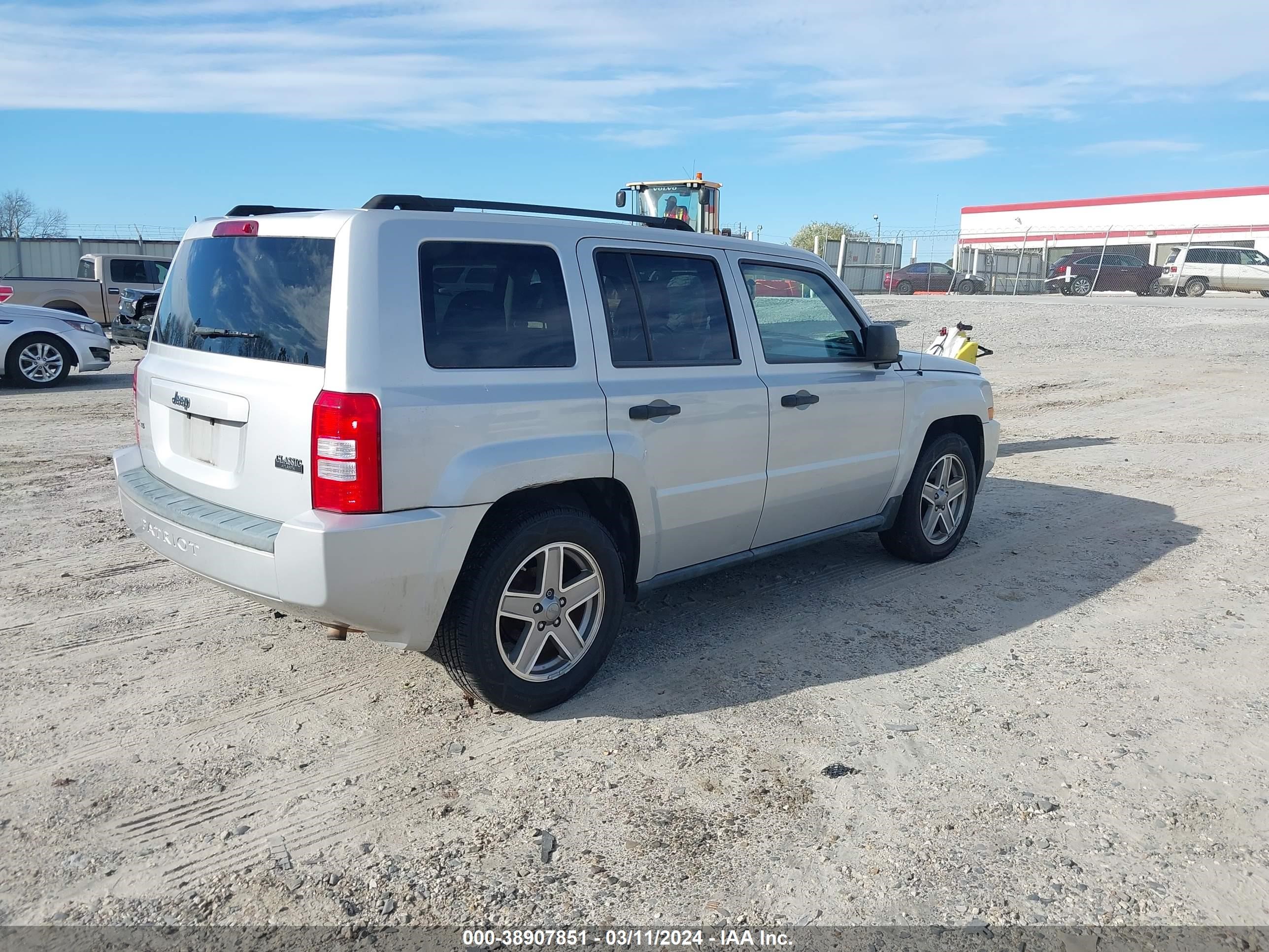 Photo 3 VIN: 1J8FF28W38D560122 - JEEP LIBERTY (PATRIOT) 