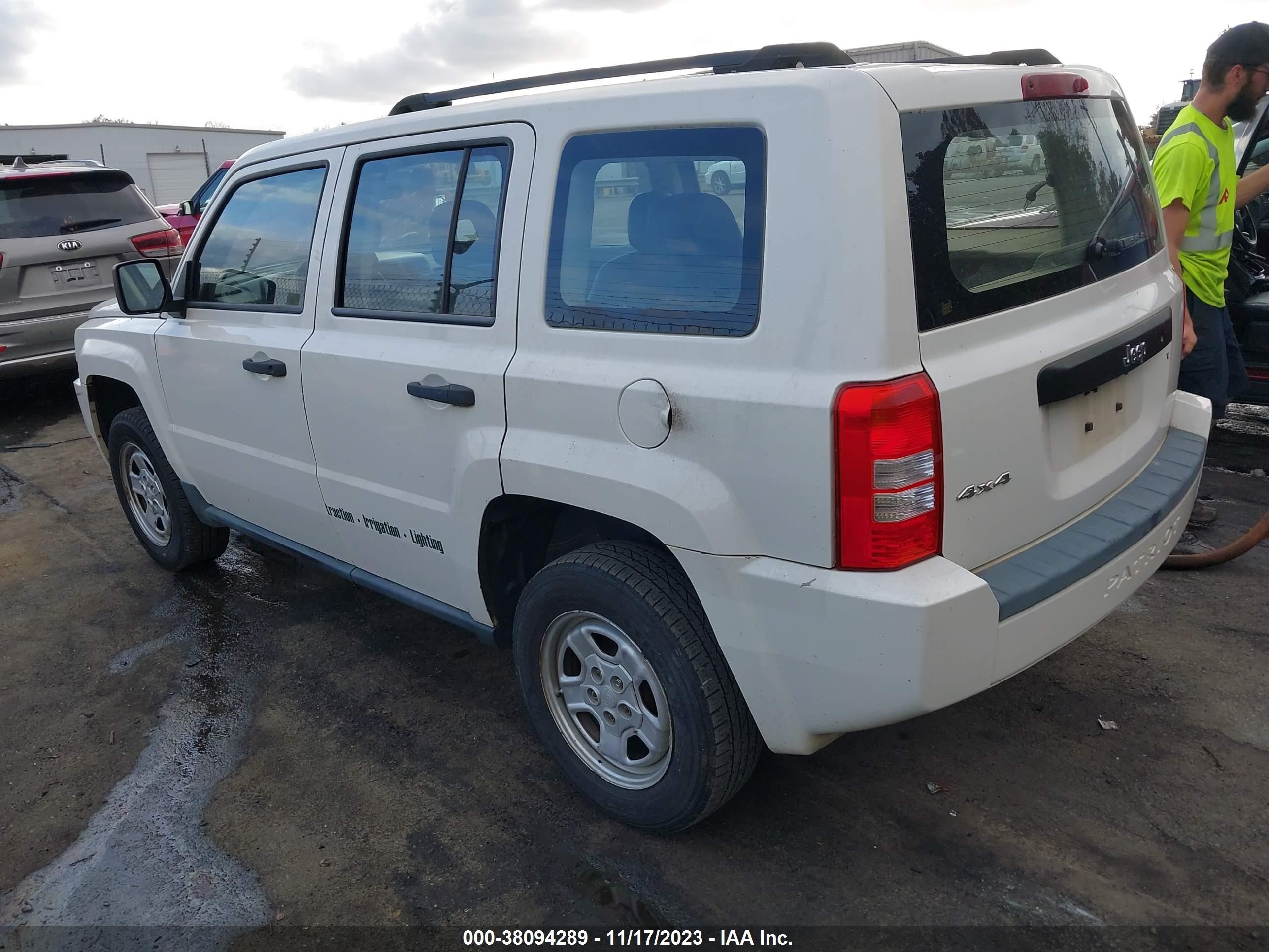 Photo 2 VIN: 1J8FF28W38D588809 - JEEP LIBERTY (PATRIOT) 