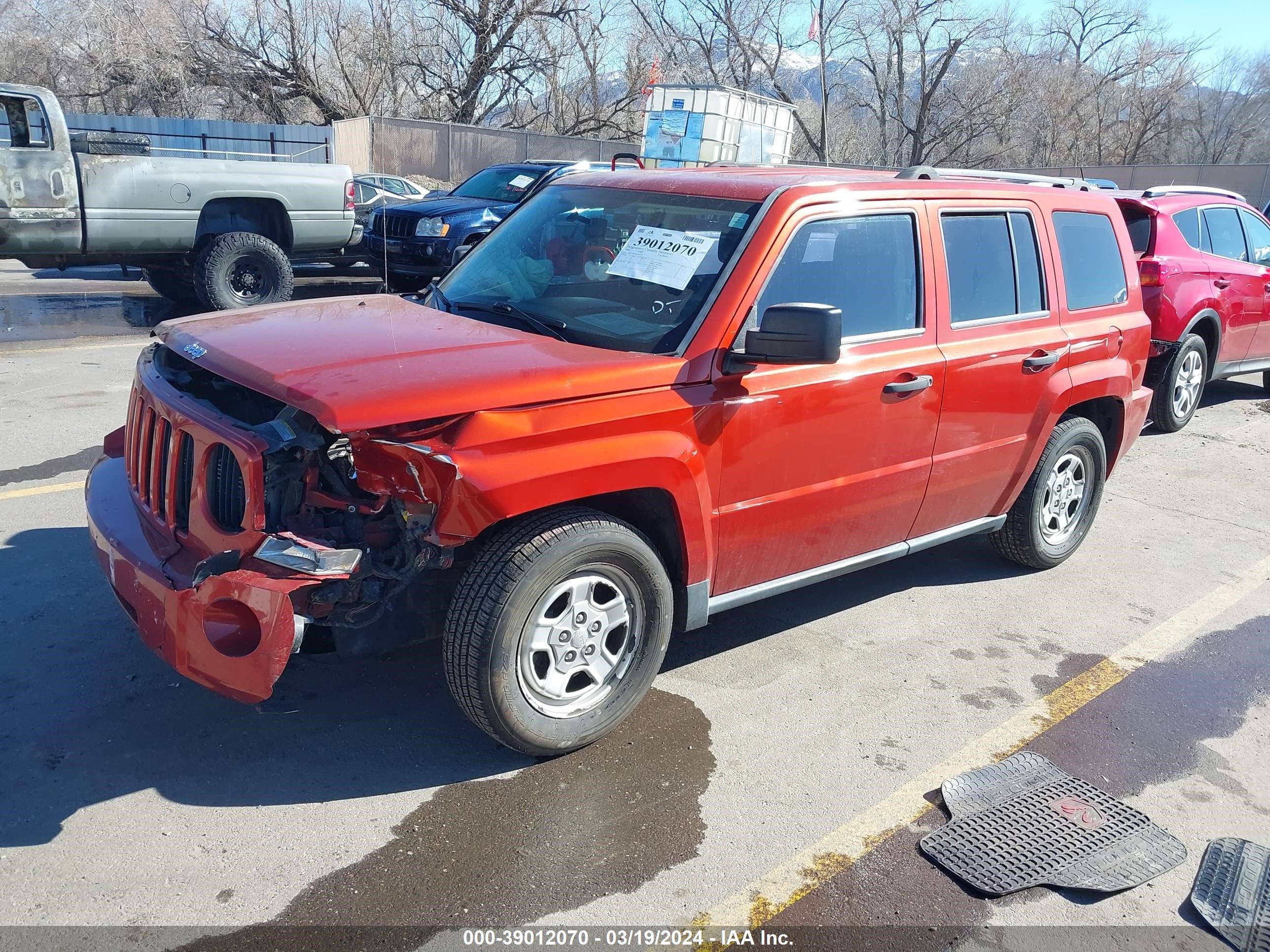 Photo 1 VIN: 1J8FF28W58D746910 - JEEP LIBERTY (PATRIOT) 