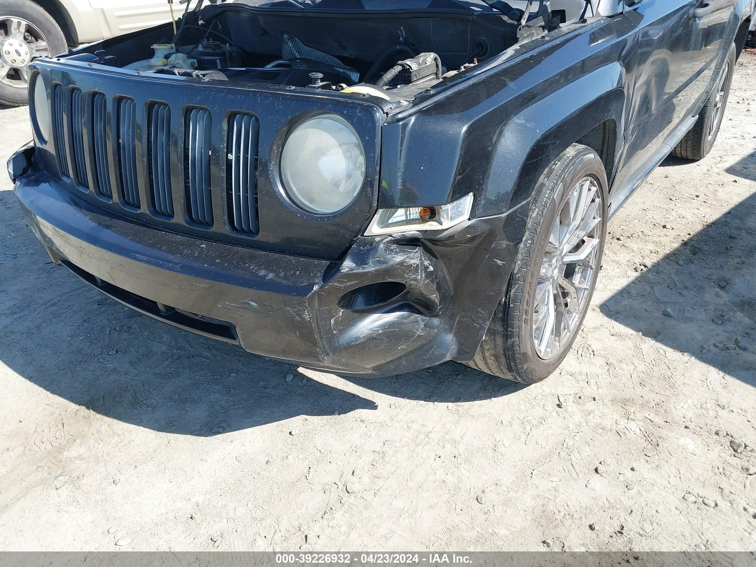 Photo 5 VIN: 1J8FF28W68D787143 - JEEP LIBERTY (PATRIOT) 