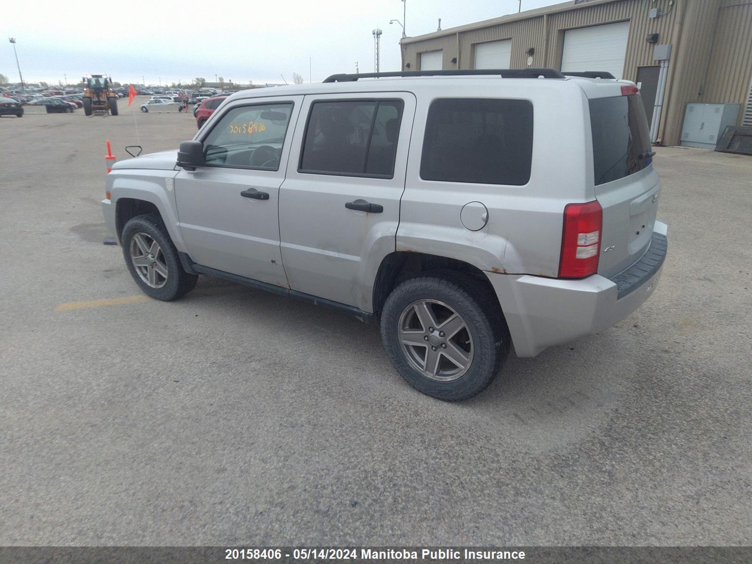 Photo 2 VIN: 1J8FF28W78D574976 - JEEP LIBERTY (PATRIOT) 