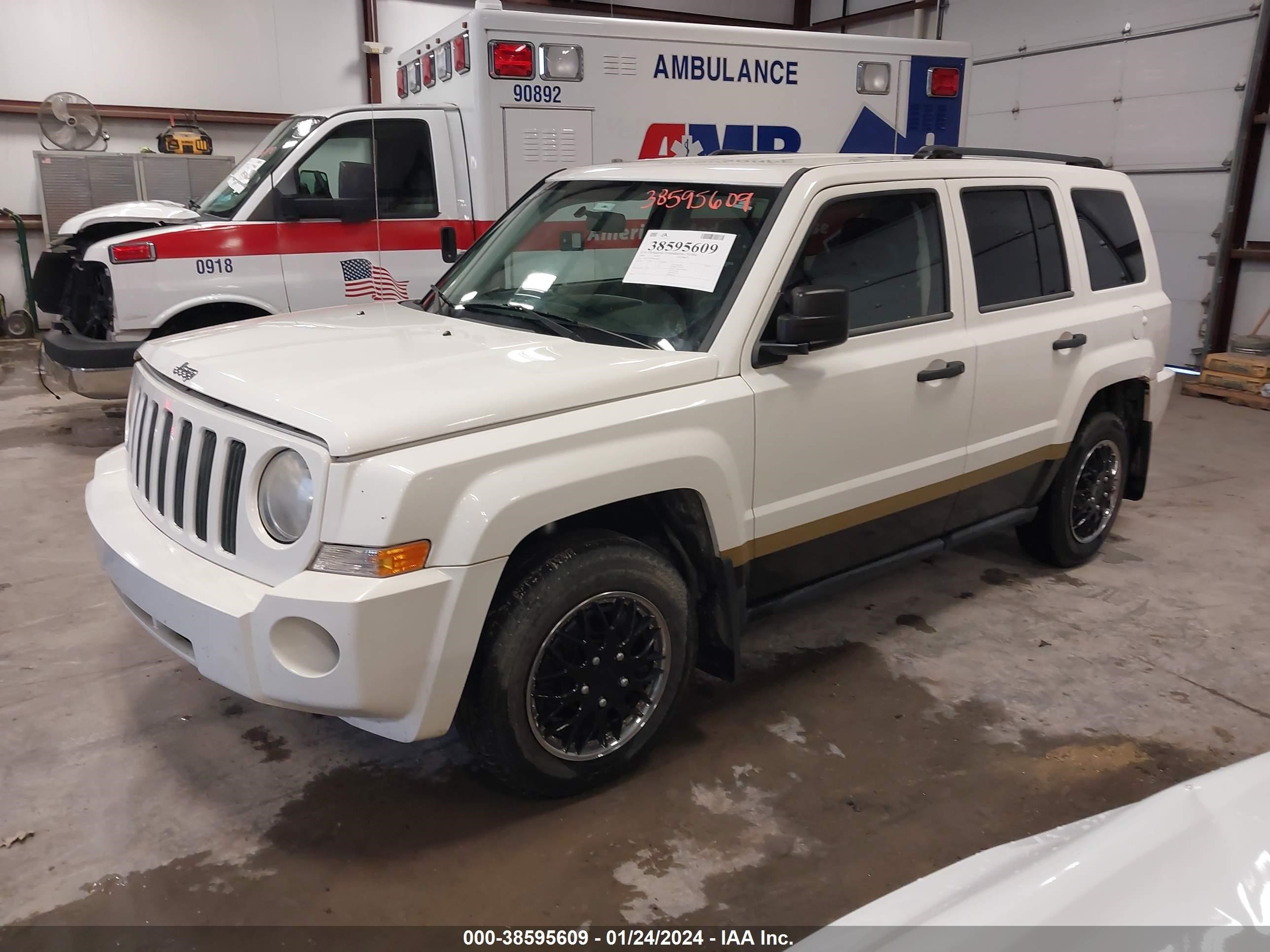 Photo 1 VIN: 1J8FF28W78D798751 - JEEP LIBERTY (PATRIOT) 