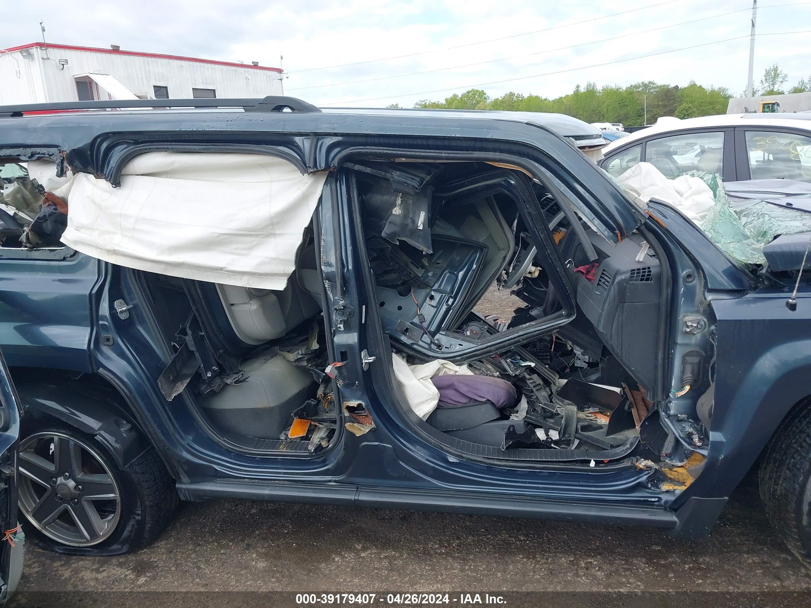 Photo 13 VIN: 1J8FF28W87D294210 - JEEP LIBERTY (PATRIOT) 