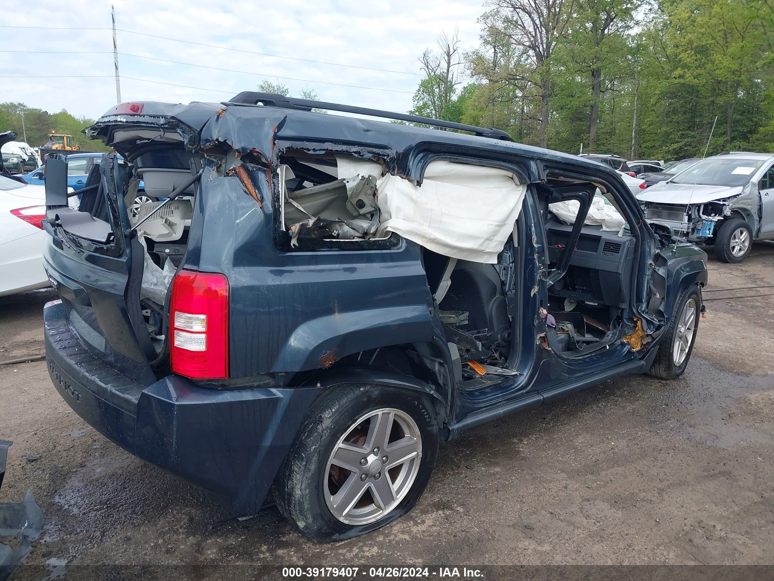 Photo 3 VIN: 1J8FF28W87D294210 - JEEP LIBERTY (PATRIOT) 