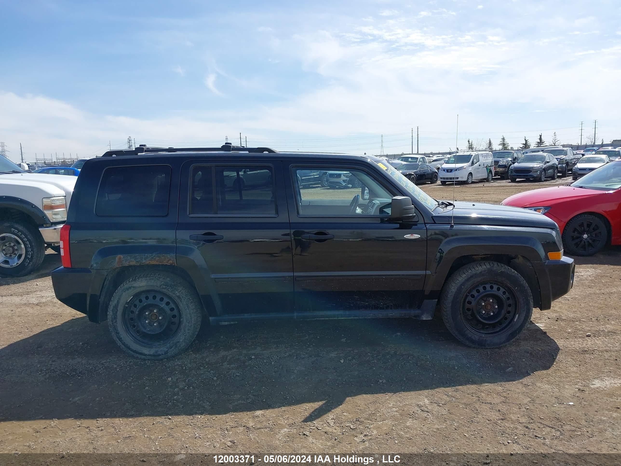 Photo 12 VIN: 1J8FF28W88D762079 - JEEP LIBERTY (PATRIOT) 