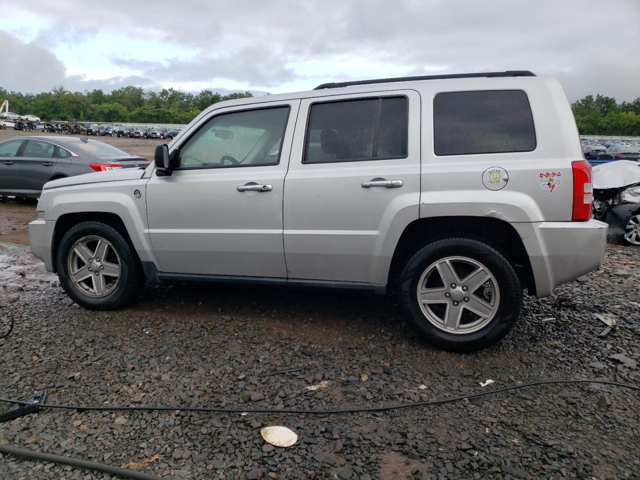 Photo 1 VIN: 1J8FF28W98D549562 - JEEP LIBERTY (PATRIOT) 