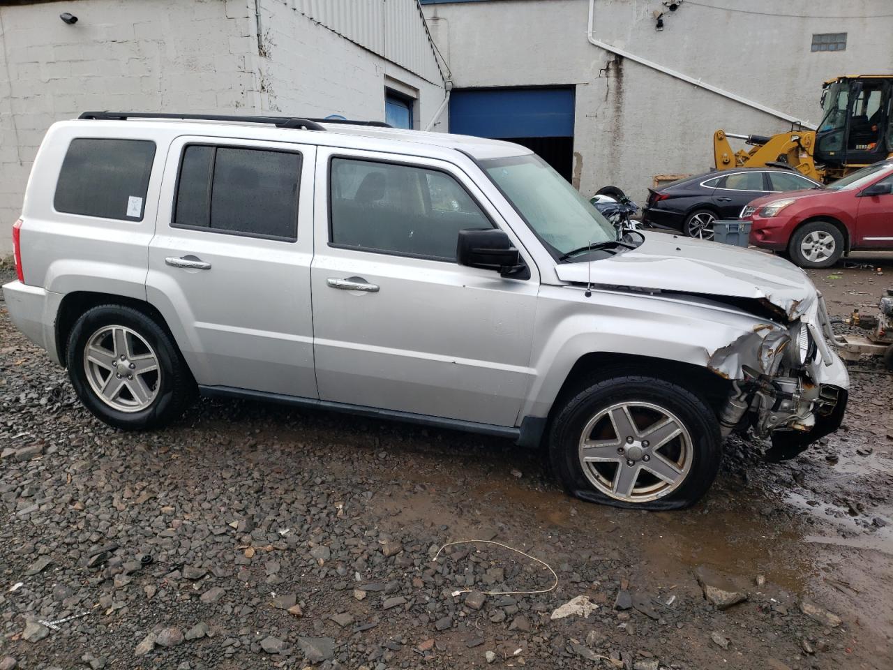 Photo 3 VIN: 1J8FF28W98D549562 - JEEP LIBERTY (PATRIOT) 