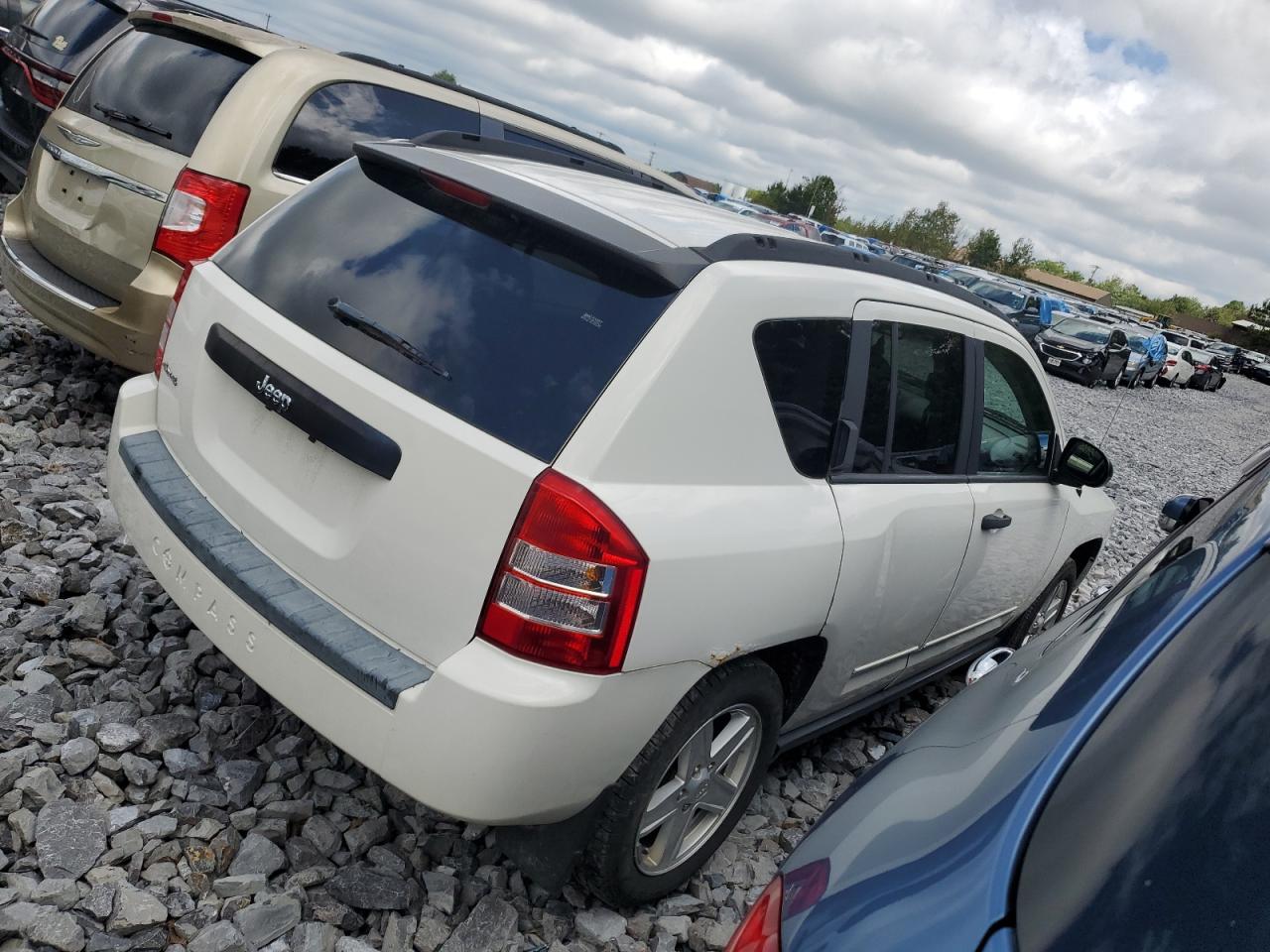 Photo 2 VIN: 1J8FF47B49D137240 - JEEP COMPASS 