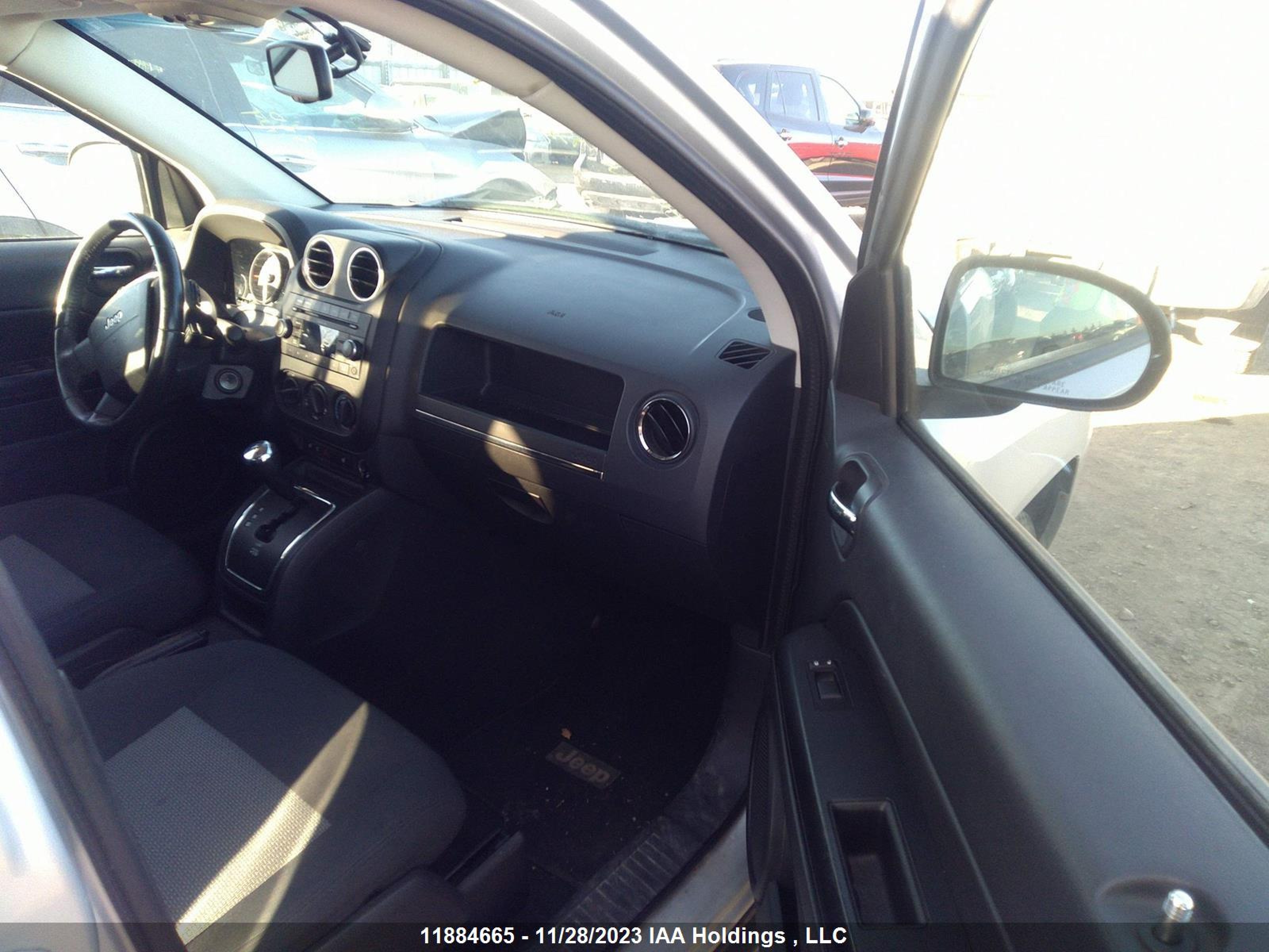 Photo 4 VIN: 1J8FF47B99D167317 - JEEP COMPASS 