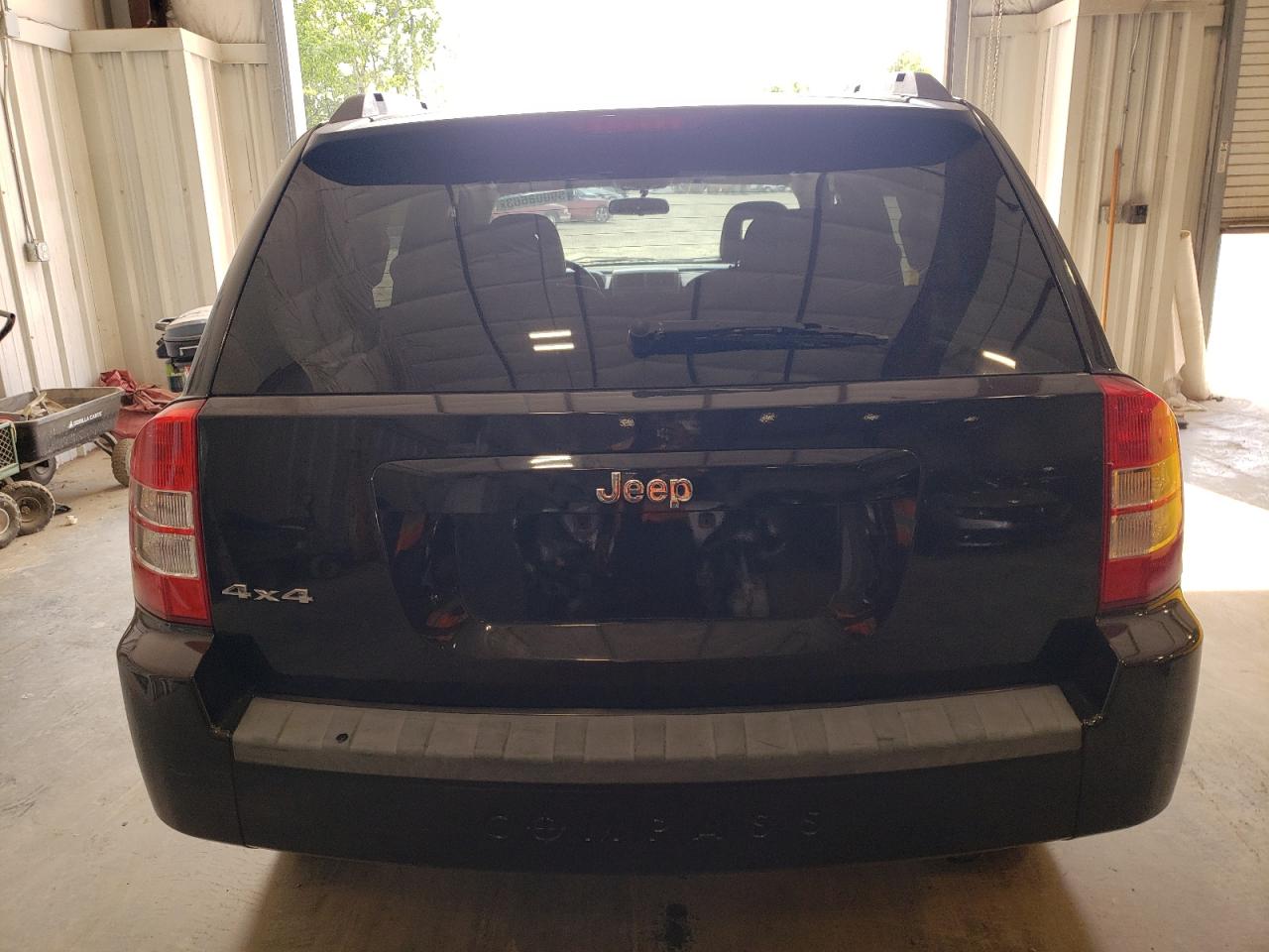 Photo 5 VIN: 1J8FF47W08D780203 - JEEP CHEROKEE 