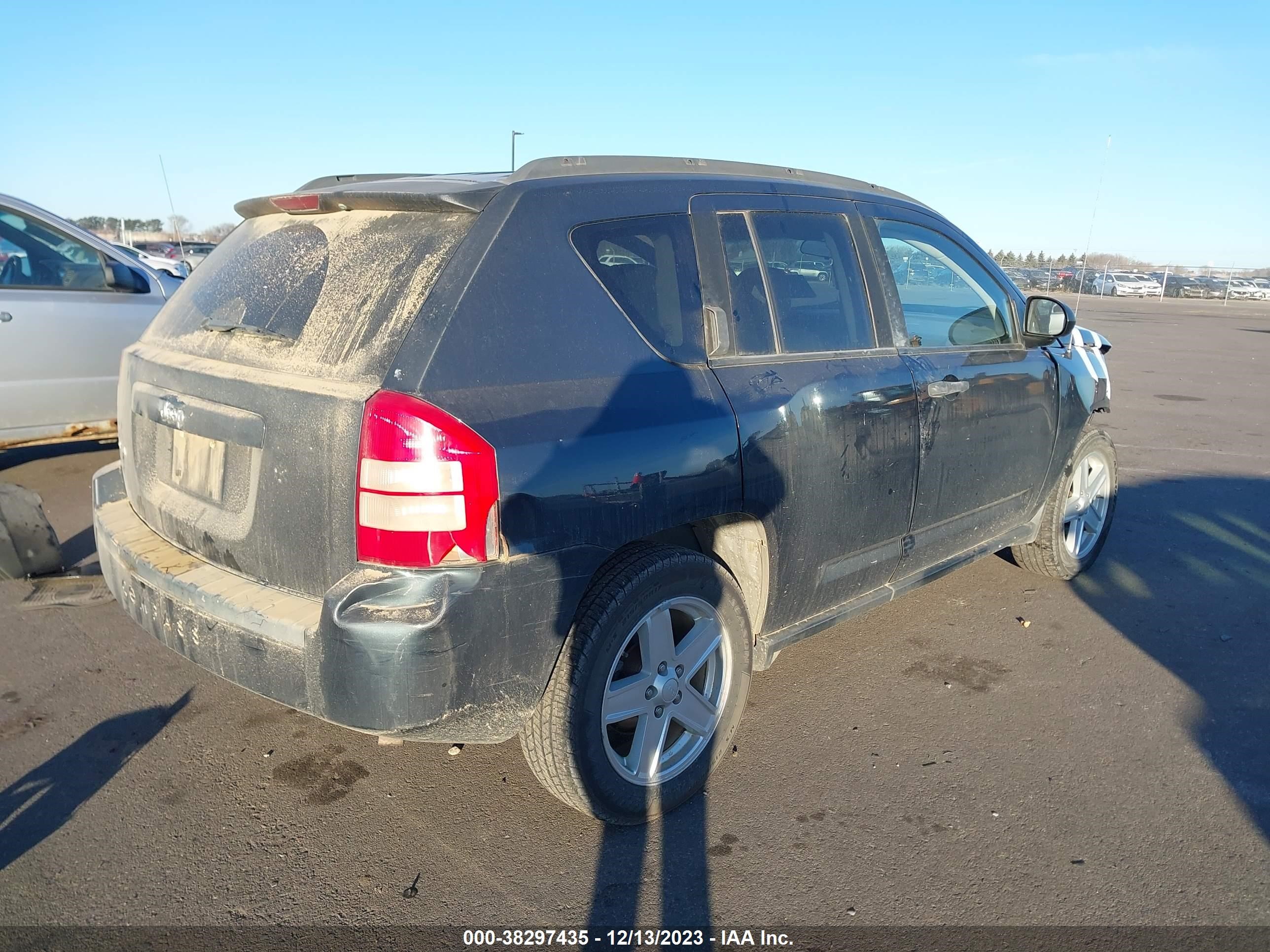 Photo 3 VIN: 1J8FF47W47D241114 - JEEP COMPASS 