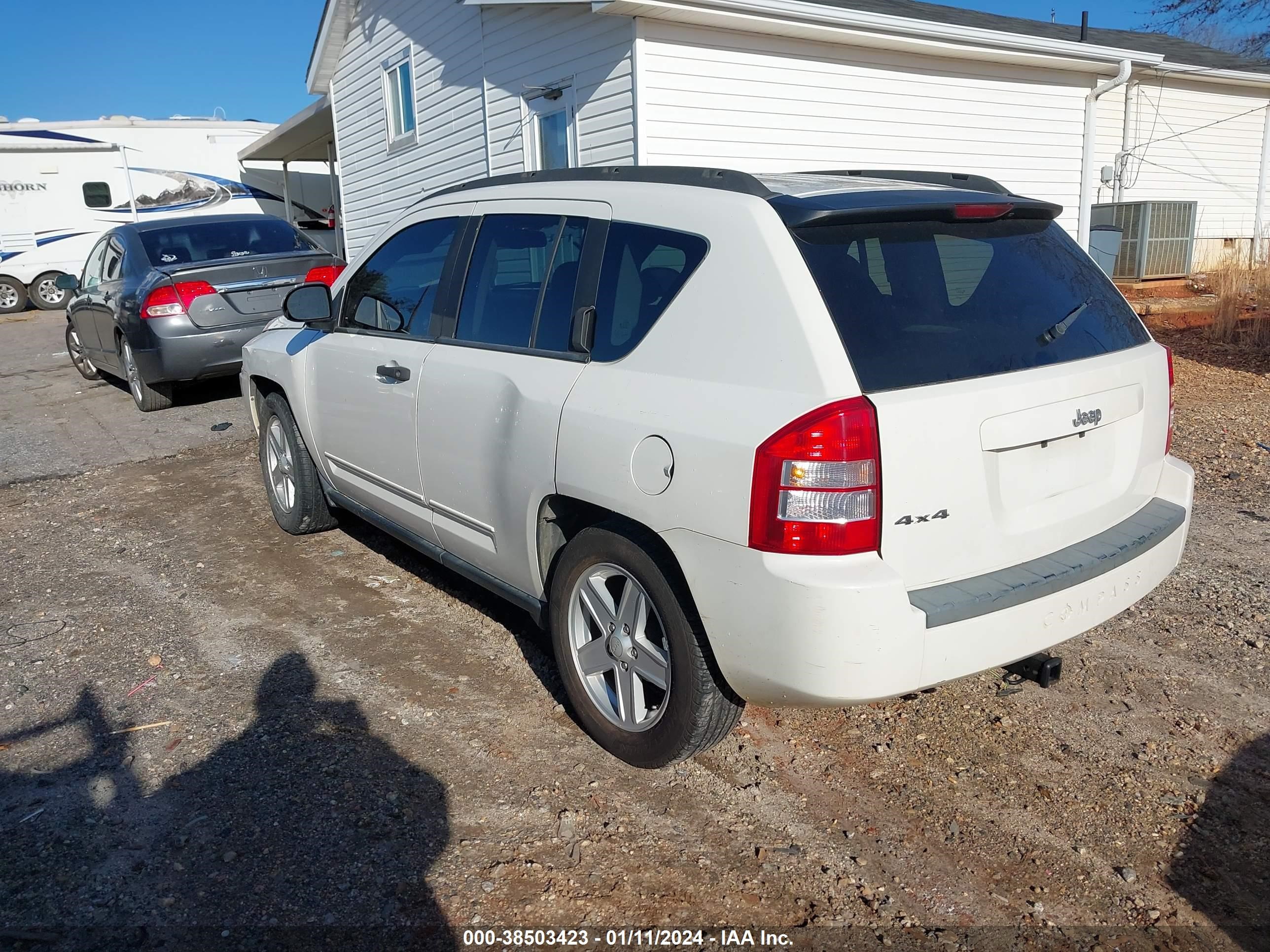 Photo 2 VIN: 1J8FF47W58D705979 - JEEP COMPASS 