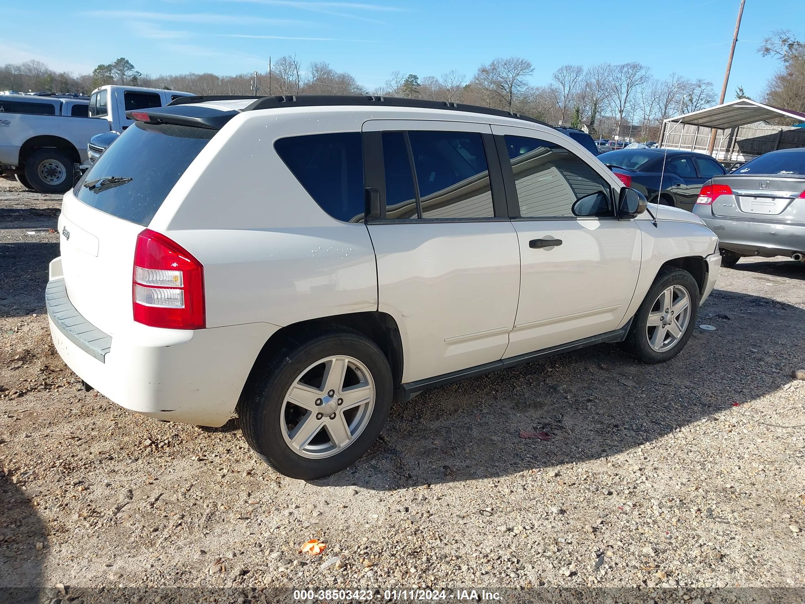 Photo 3 VIN: 1J8FF47W58D705979 - JEEP COMPASS 