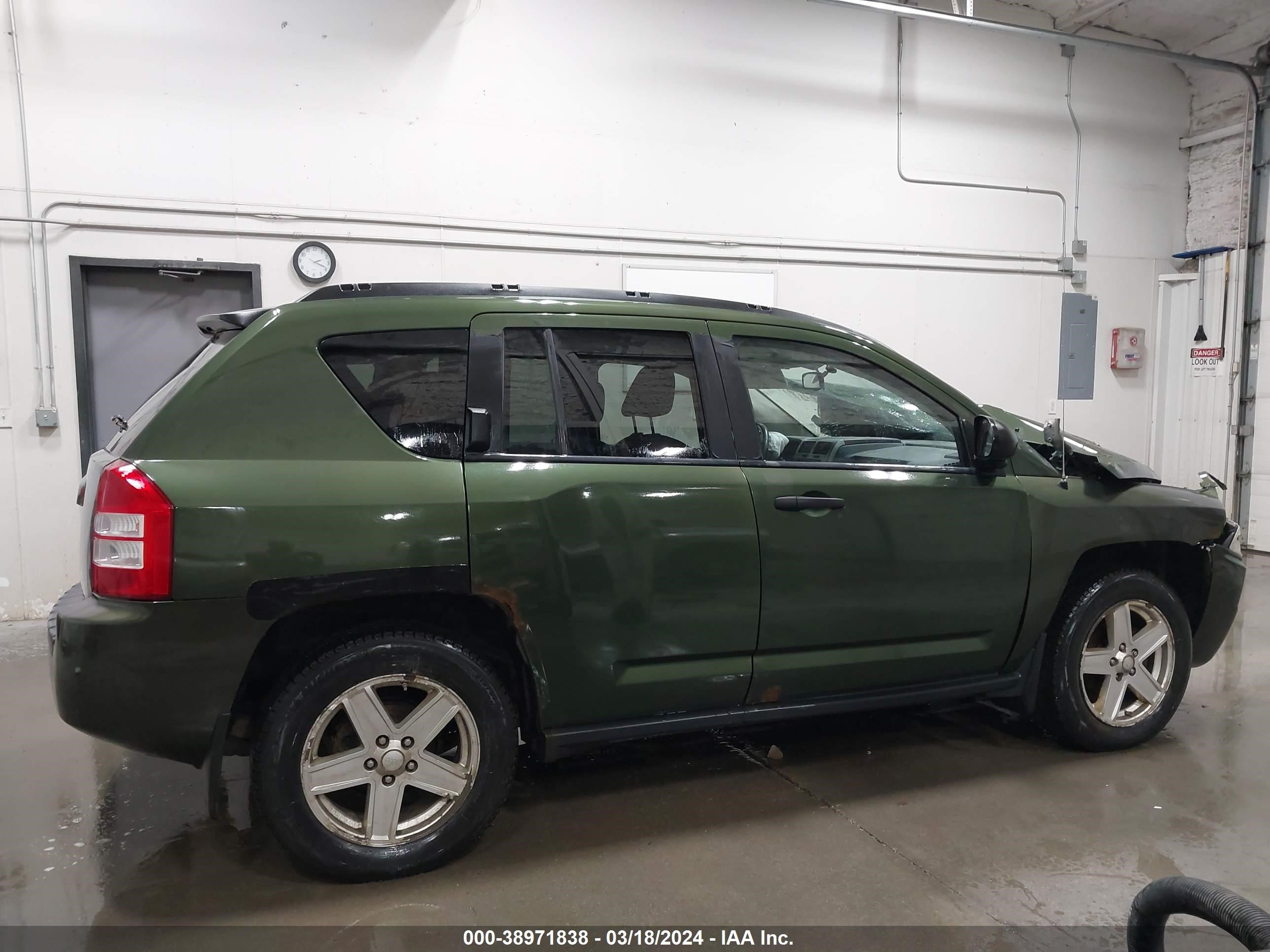 Photo 13 VIN: 1J8FF47W67D155805 - JEEP COMPASS 