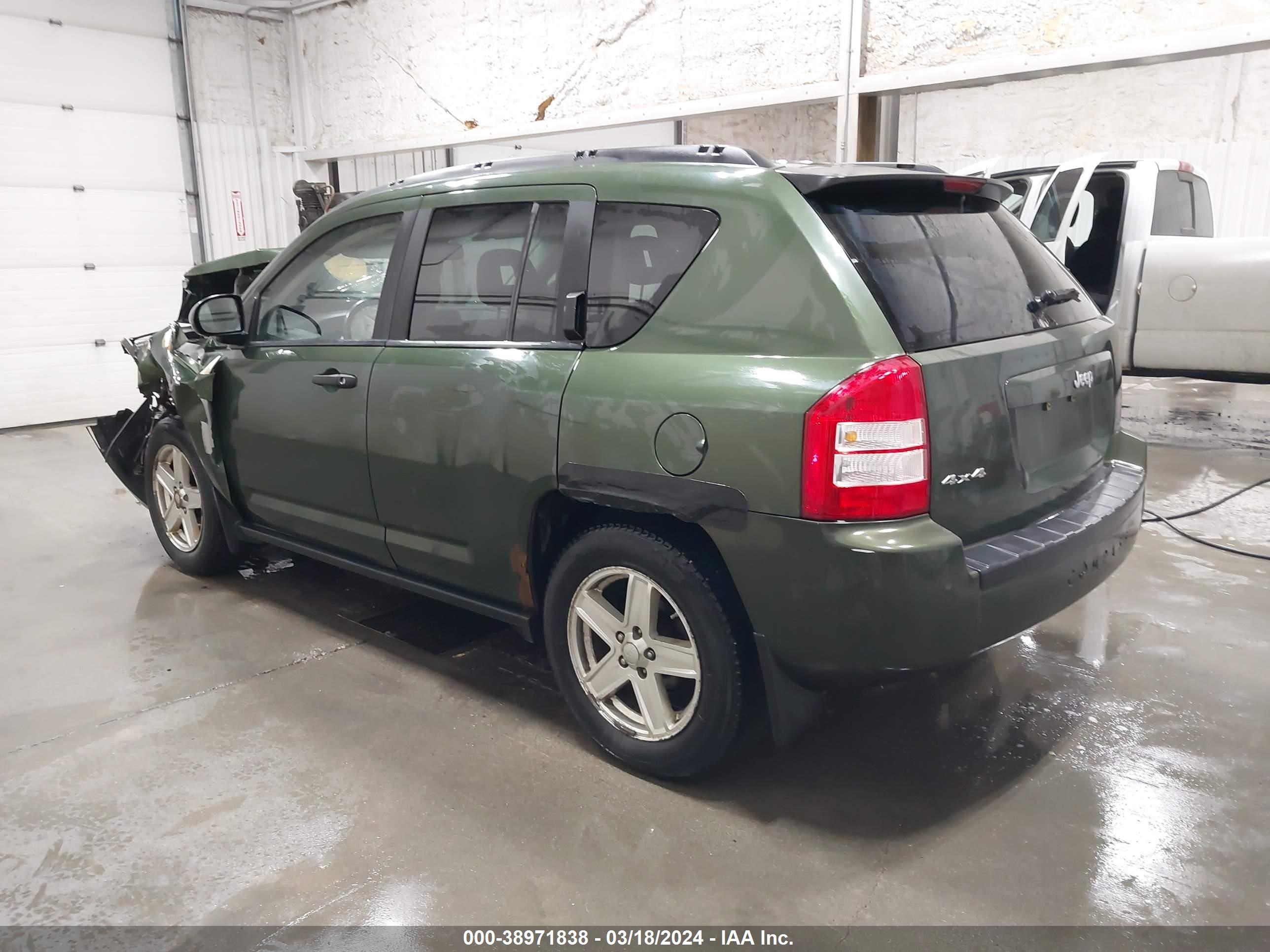 Photo 2 VIN: 1J8FF47W67D155805 - JEEP COMPASS 