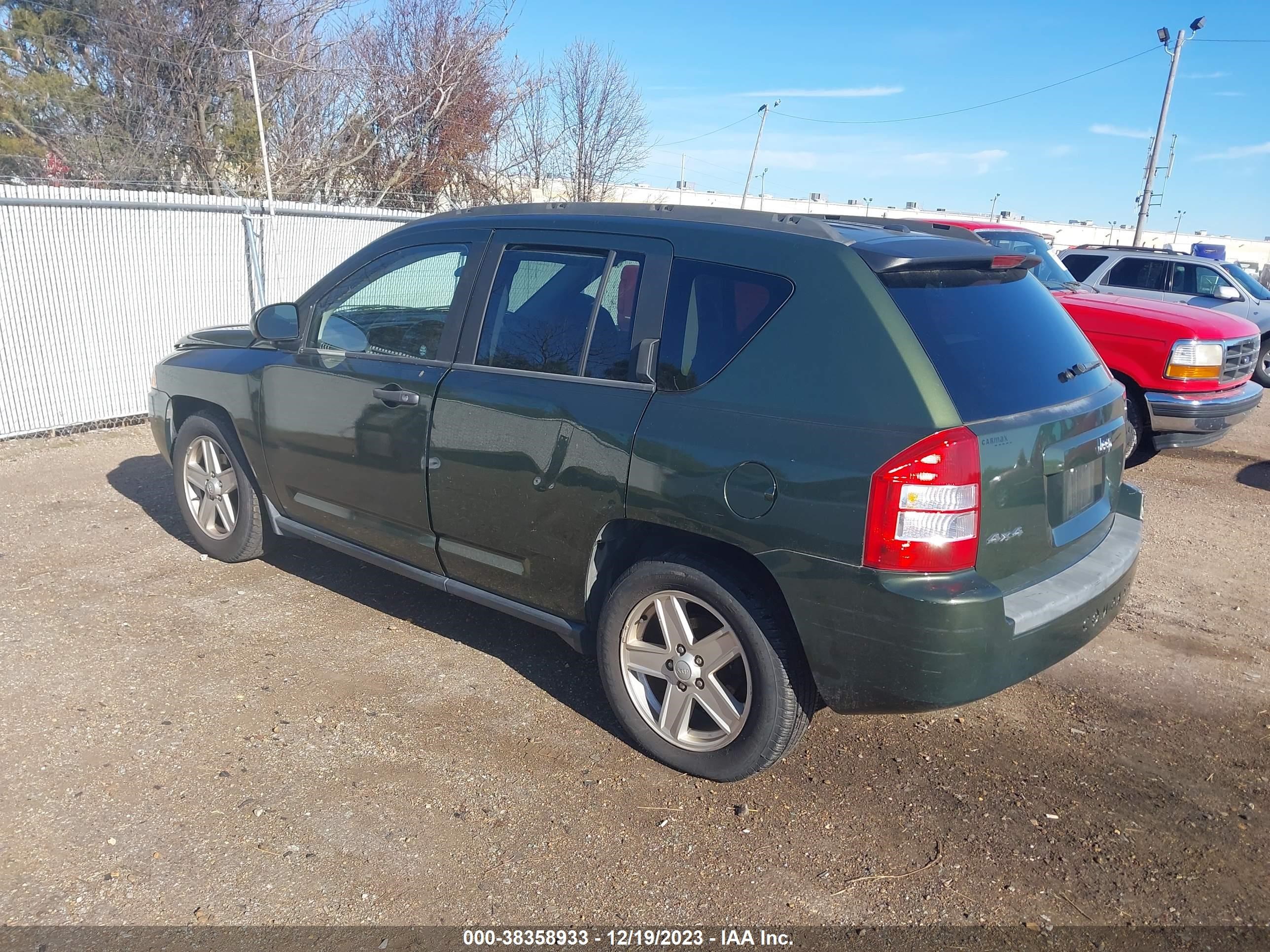 Photo 2 VIN: 1J8FF47WX7D137775 - JEEP COMPASS 