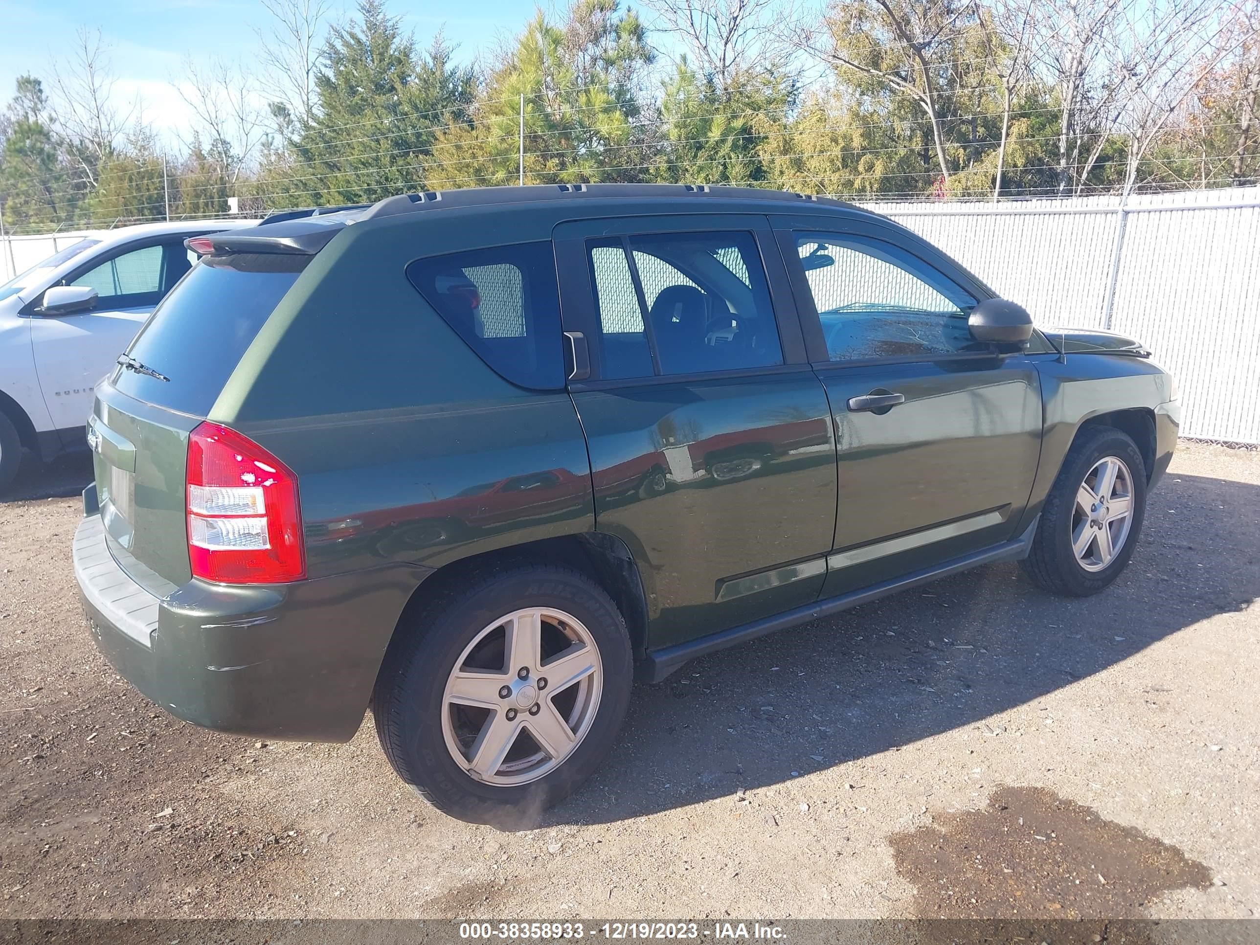 Photo 3 VIN: 1J8FF47WX7D137775 - JEEP COMPASS 