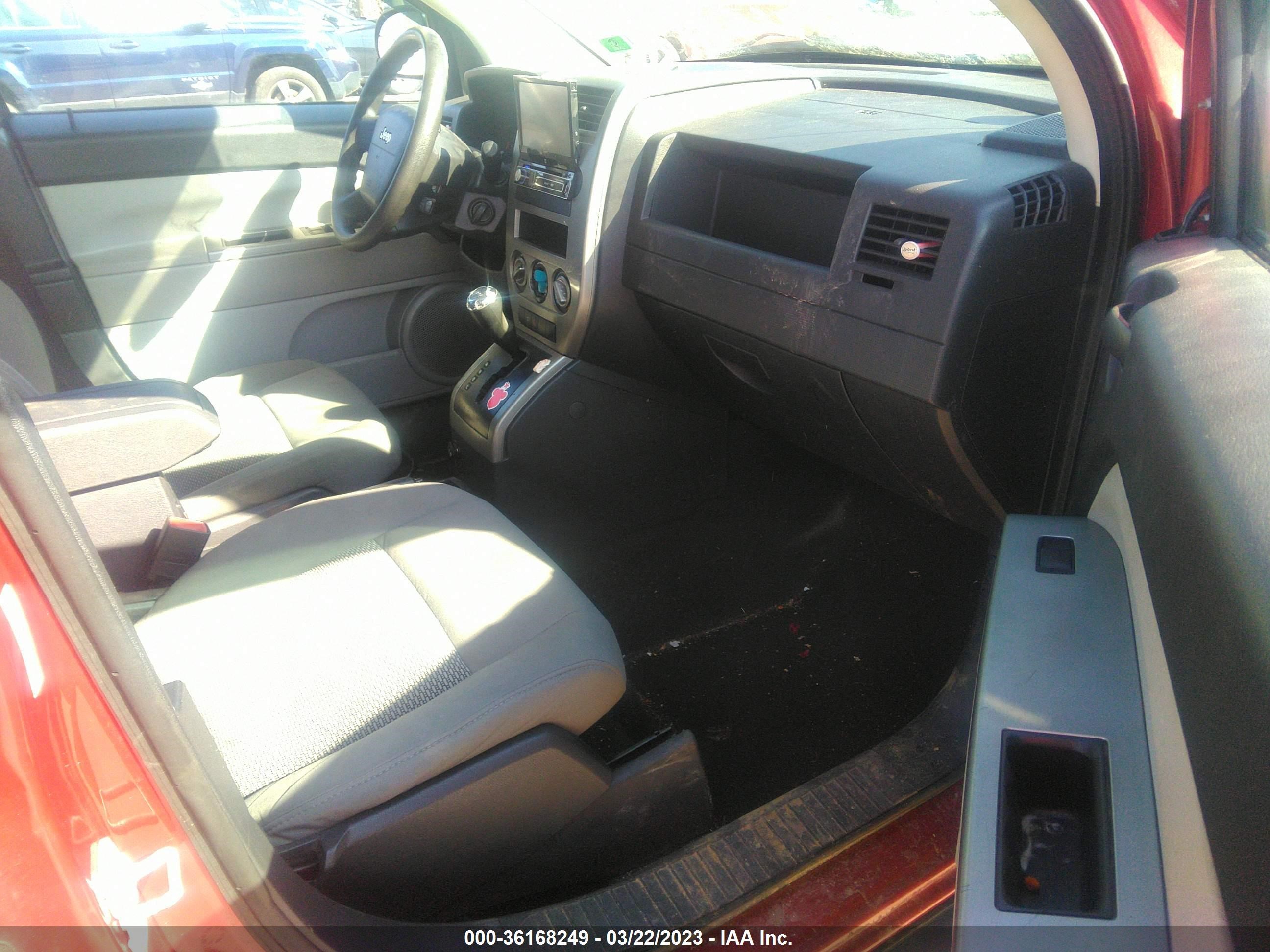 Photo 5 VIN: 1J8FF47WX7D597518 - JEEP COMPASS 