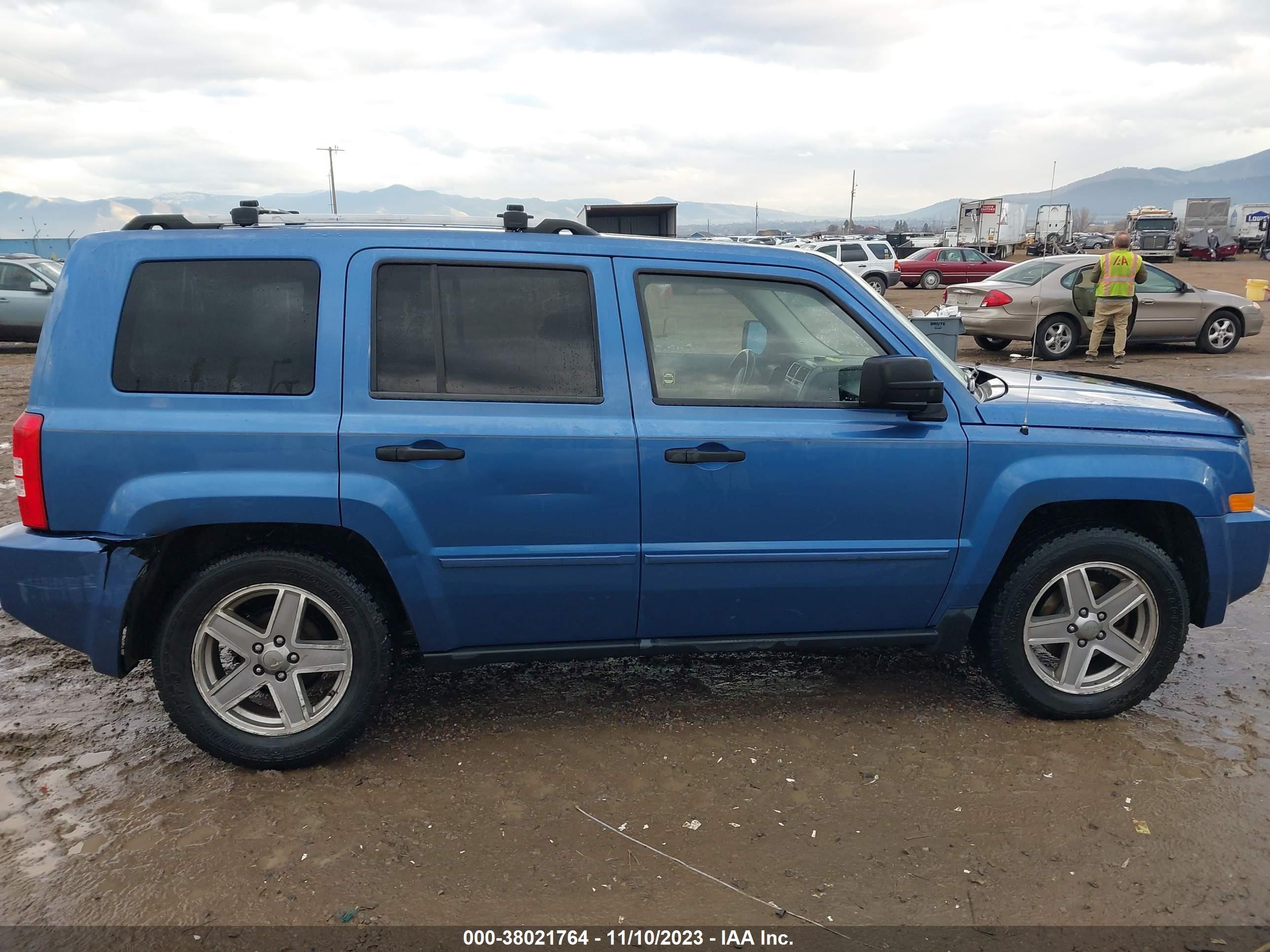 Photo 12 VIN: 1J8FF48W37D316917 - JEEP LIBERTY (PATRIOT) 