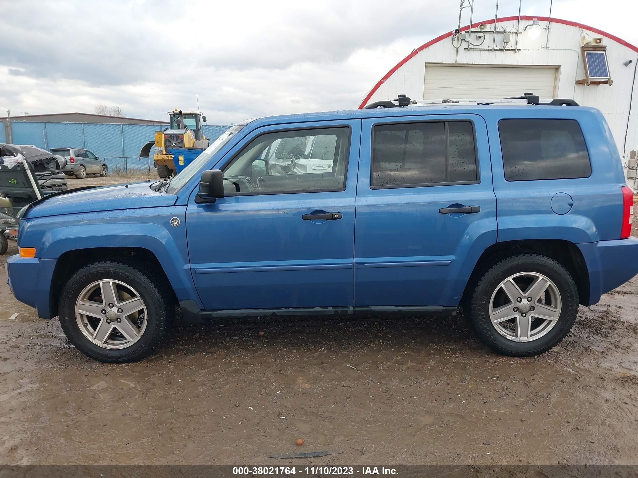 Photo 13 VIN: 1J8FF48W37D316917 - JEEP LIBERTY (PATRIOT) 