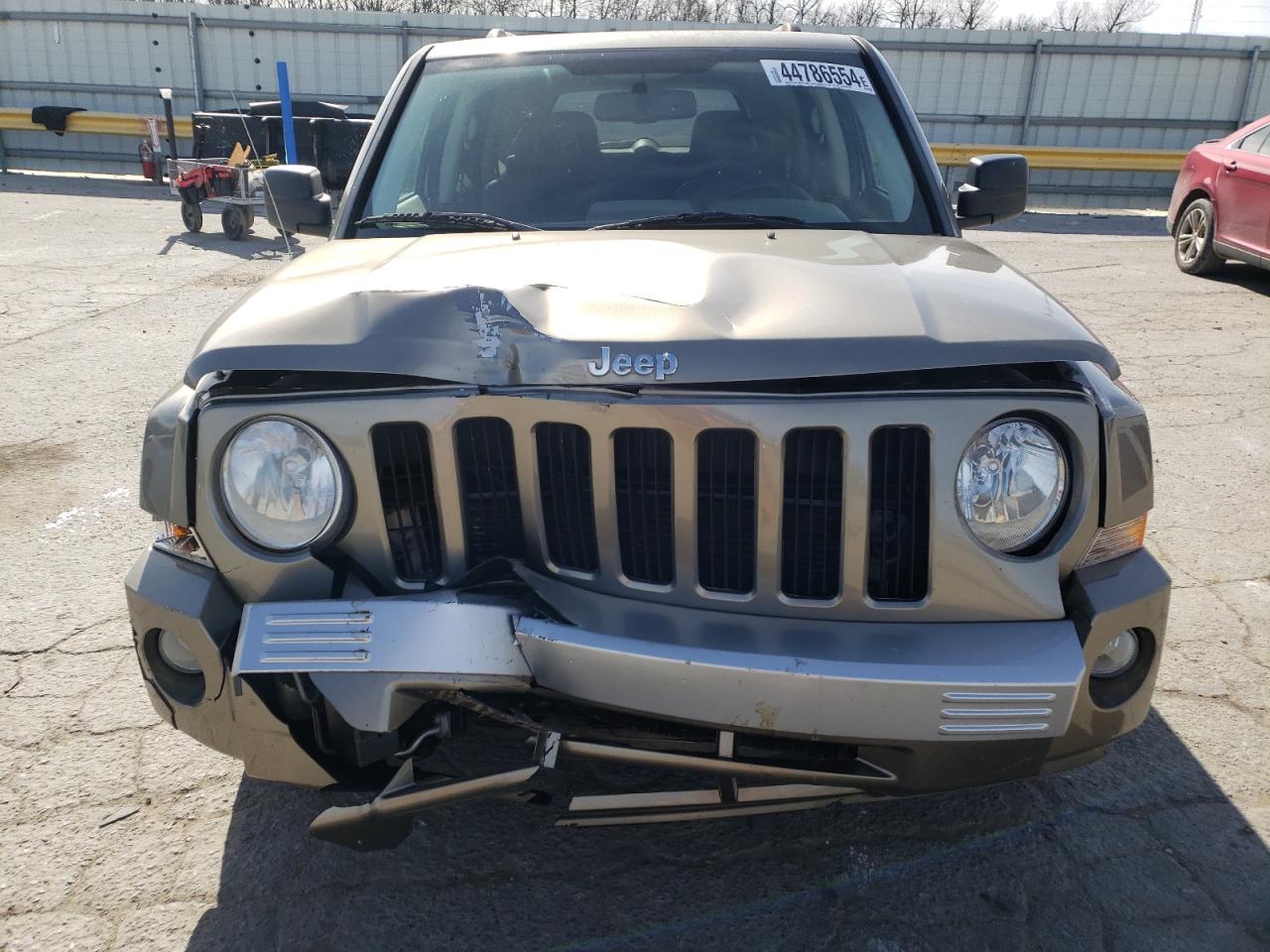 Photo 4 VIN: 1J8FF48W58D639027 - JEEP LIBERTY (PATRIOT) 