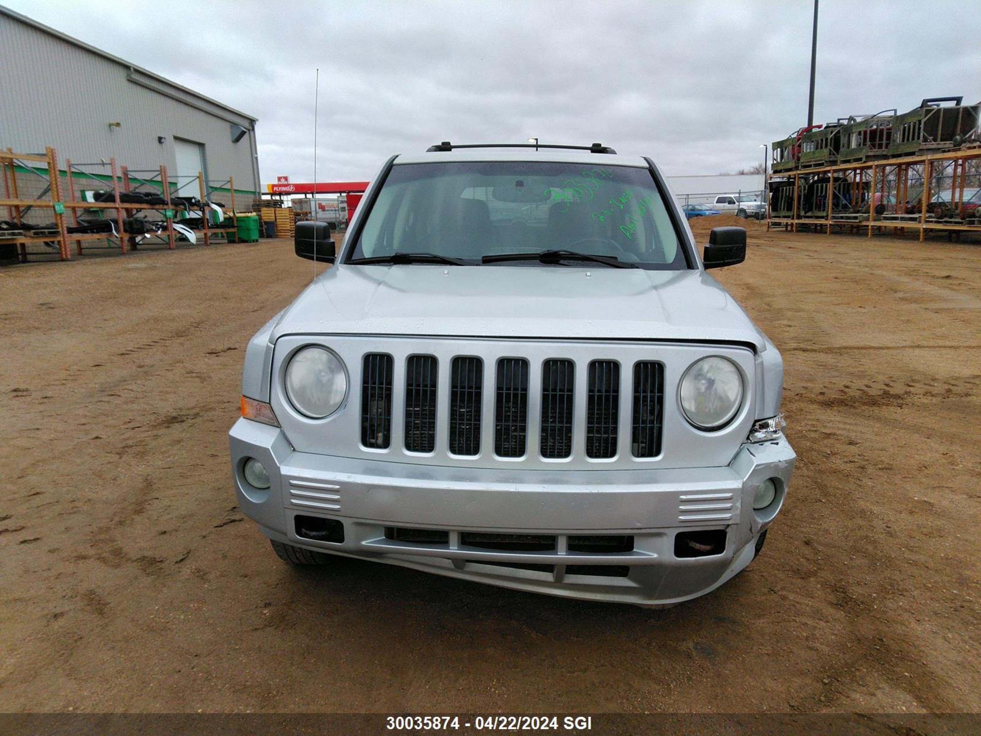 Photo 11 VIN: 1J8FF48W98D704476 - JEEP LIBERTY (PATRIOT) 