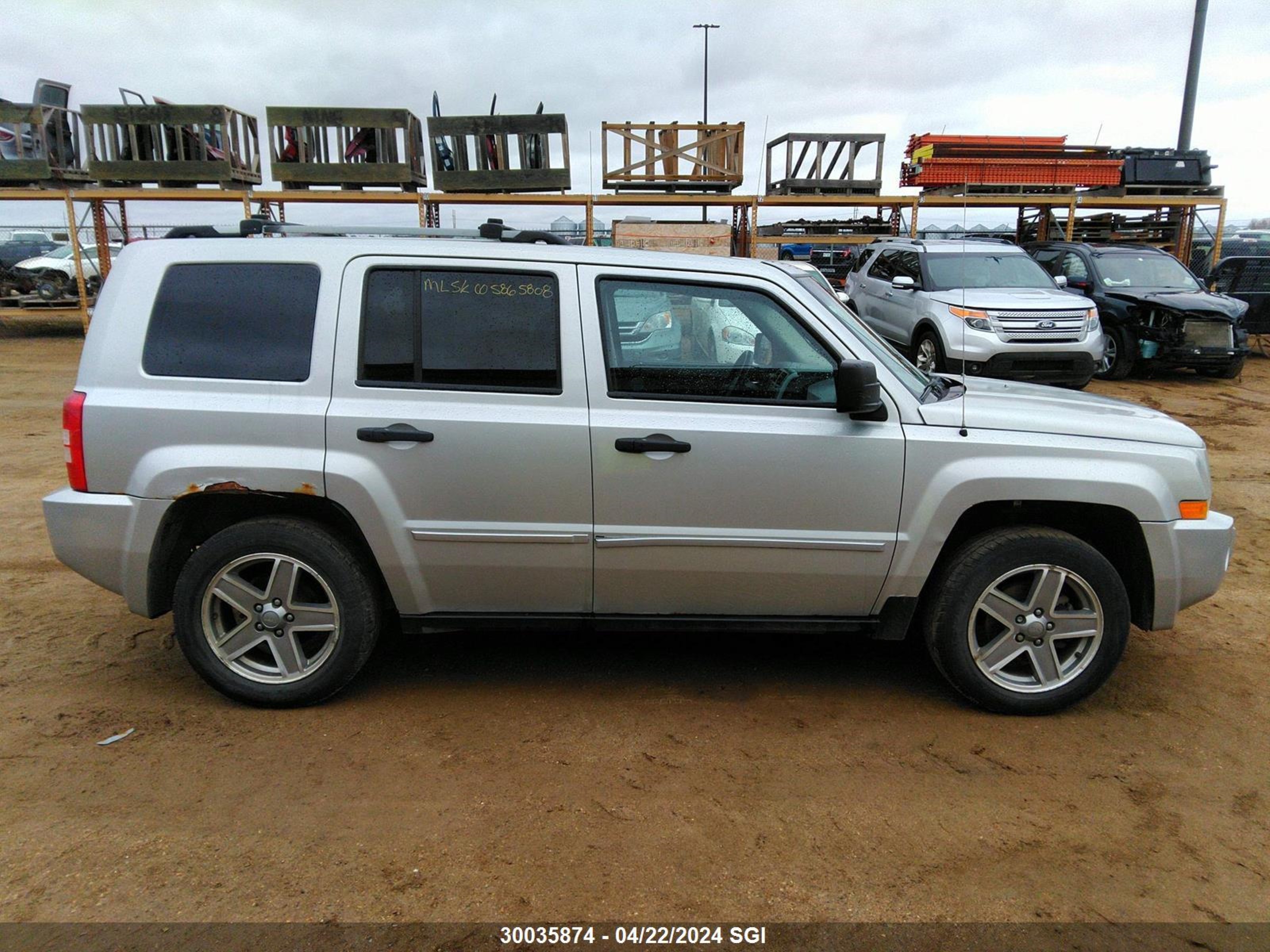 Photo 12 VIN: 1J8FF48W98D704476 - JEEP LIBERTY (PATRIOT) 