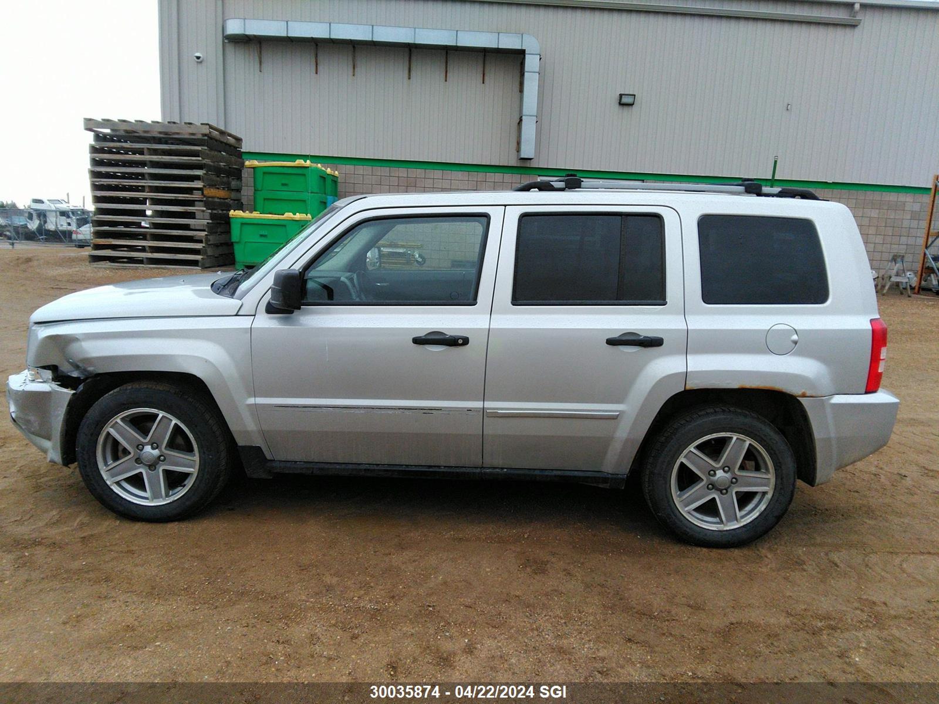 Photo 13 VIN: 1J8FF48W98D704476 - JEEP LIBERTY (PATRIOT) 