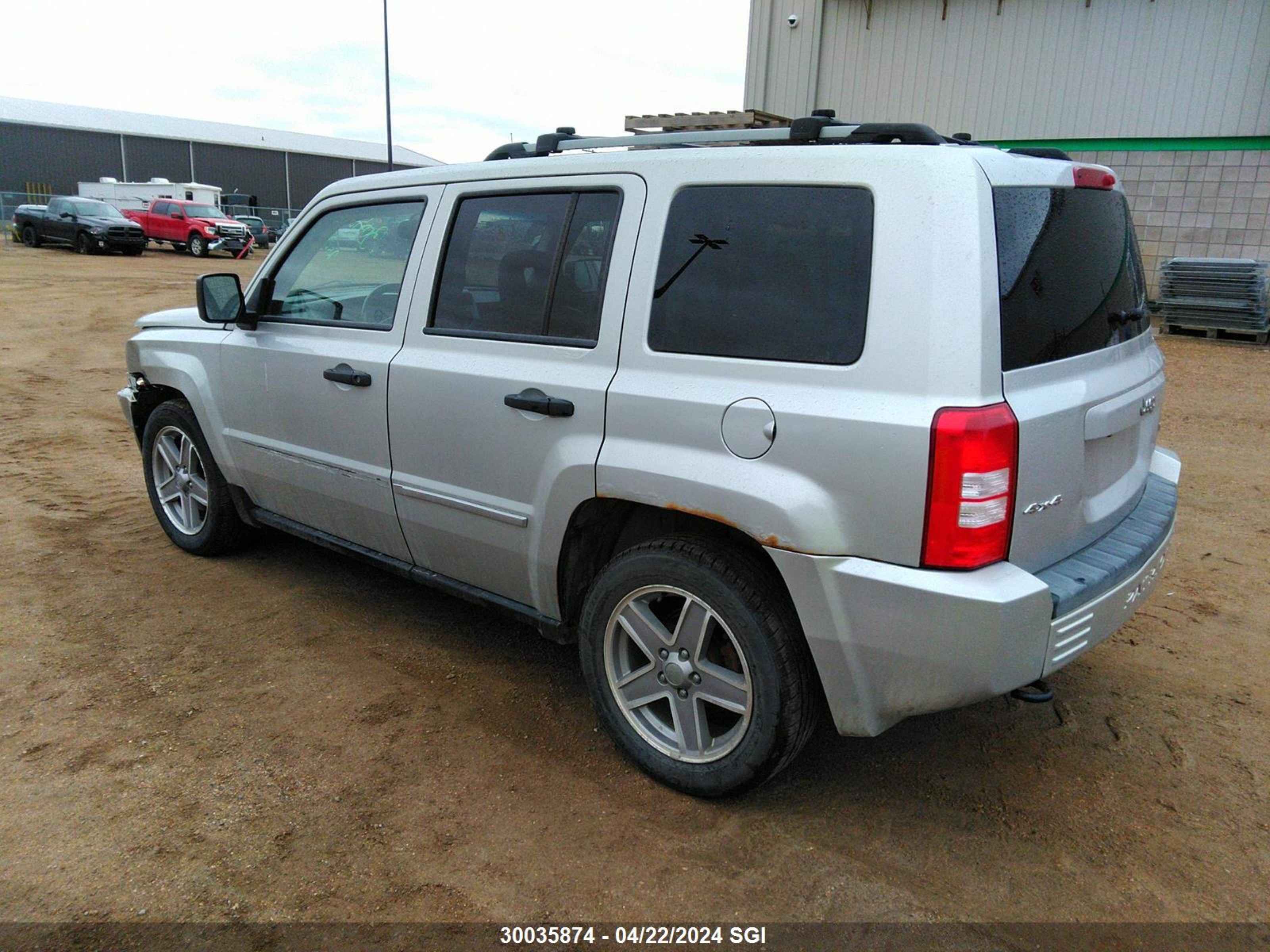 Photo 2 VIN: 1J8FF48W98D704476 - JEEP LIBERTY (PATRIOT) 